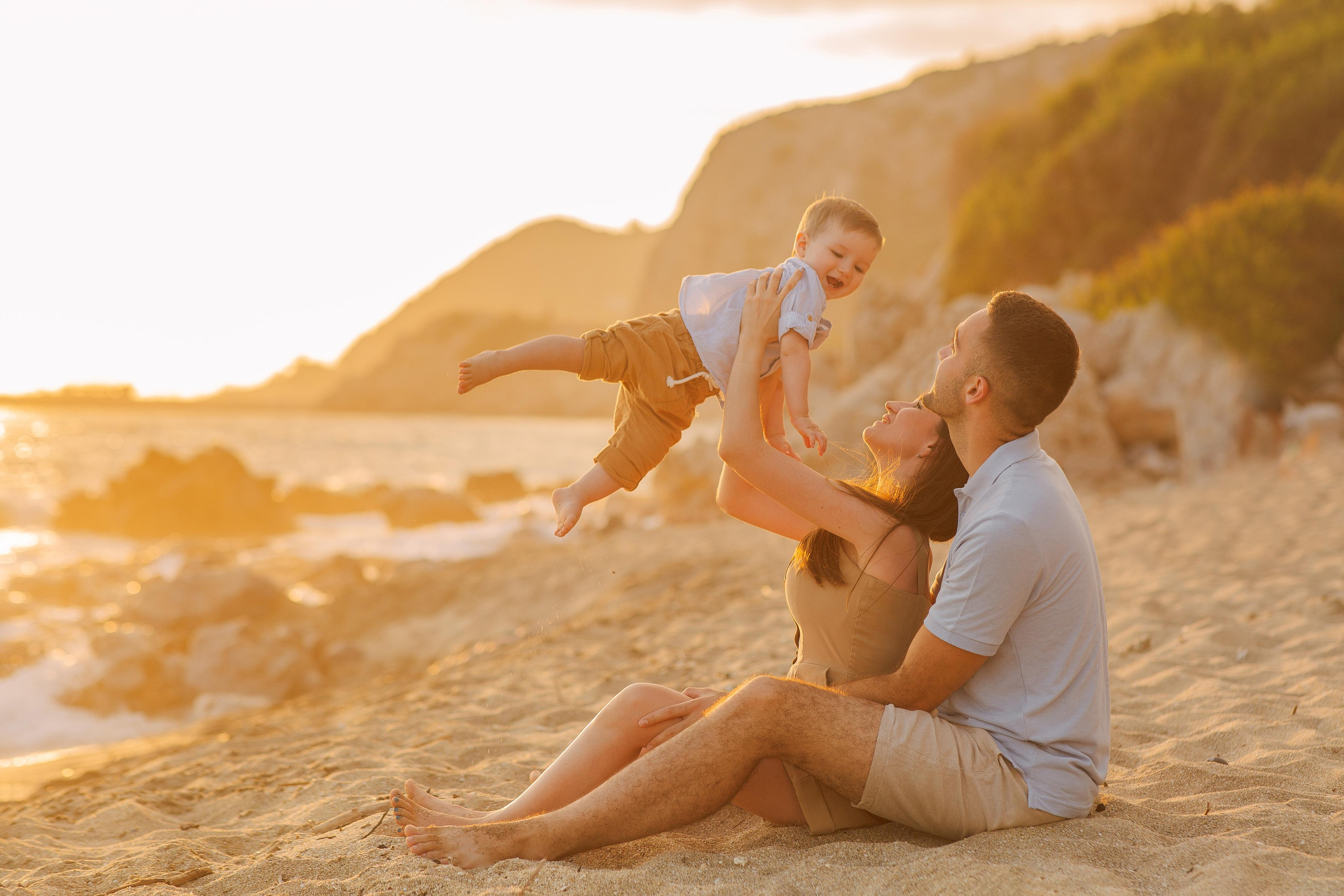 Фотосъемка в порту Алании на закате. Фотограф Алания Аланья. Семейная фотосессия на пляже Клеопатры в закатное время  в Алании. Алсу Девели | Свадебный и семейный фотограф в Турции Алании, Алания, Аланья, Сиде, Белеке, Анталия