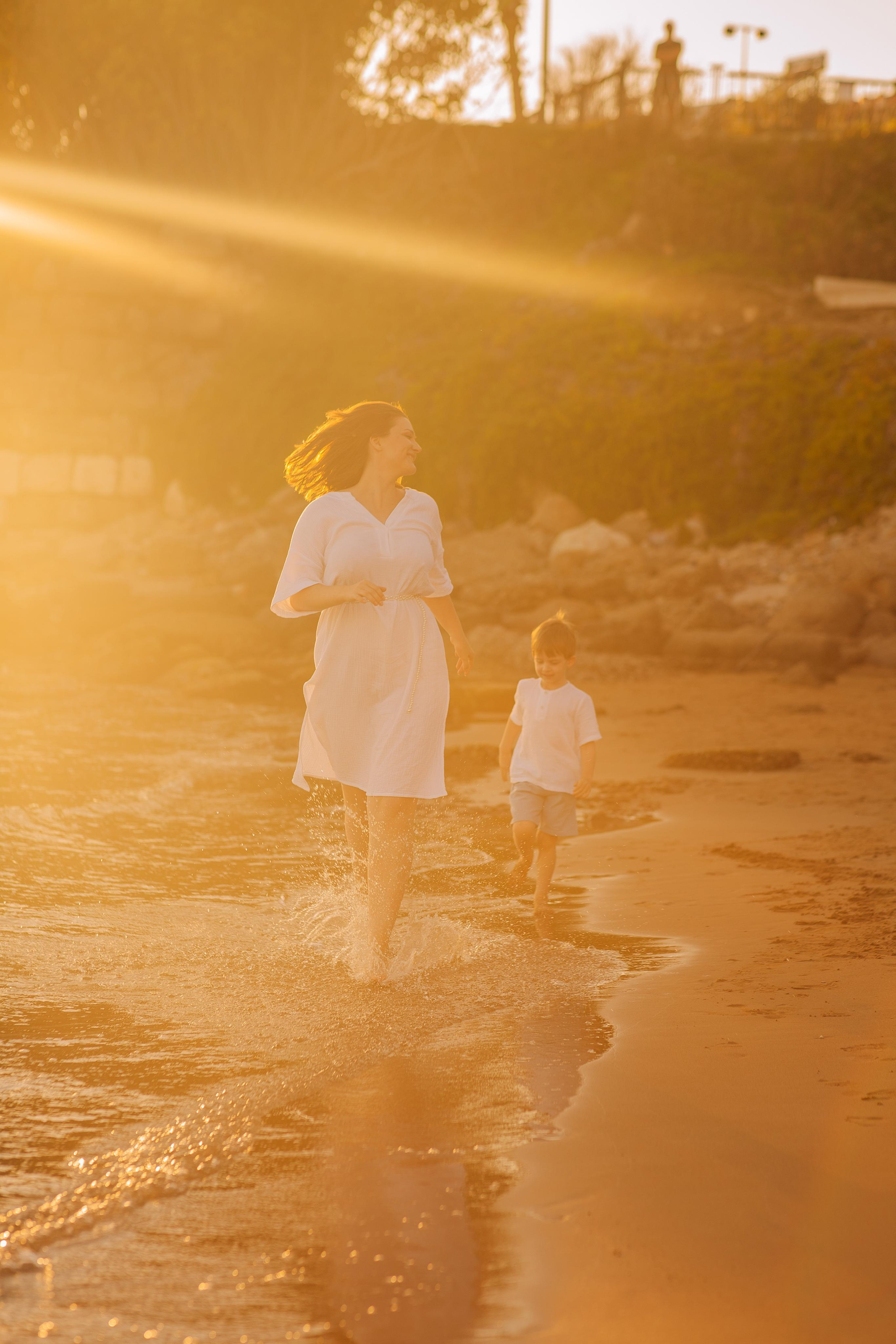 Family photo shoot on the beach in Side. Professional Photographer in Alanya, Side, Belek | Alsu Develi  Wedding, Family and portrait photo sessions