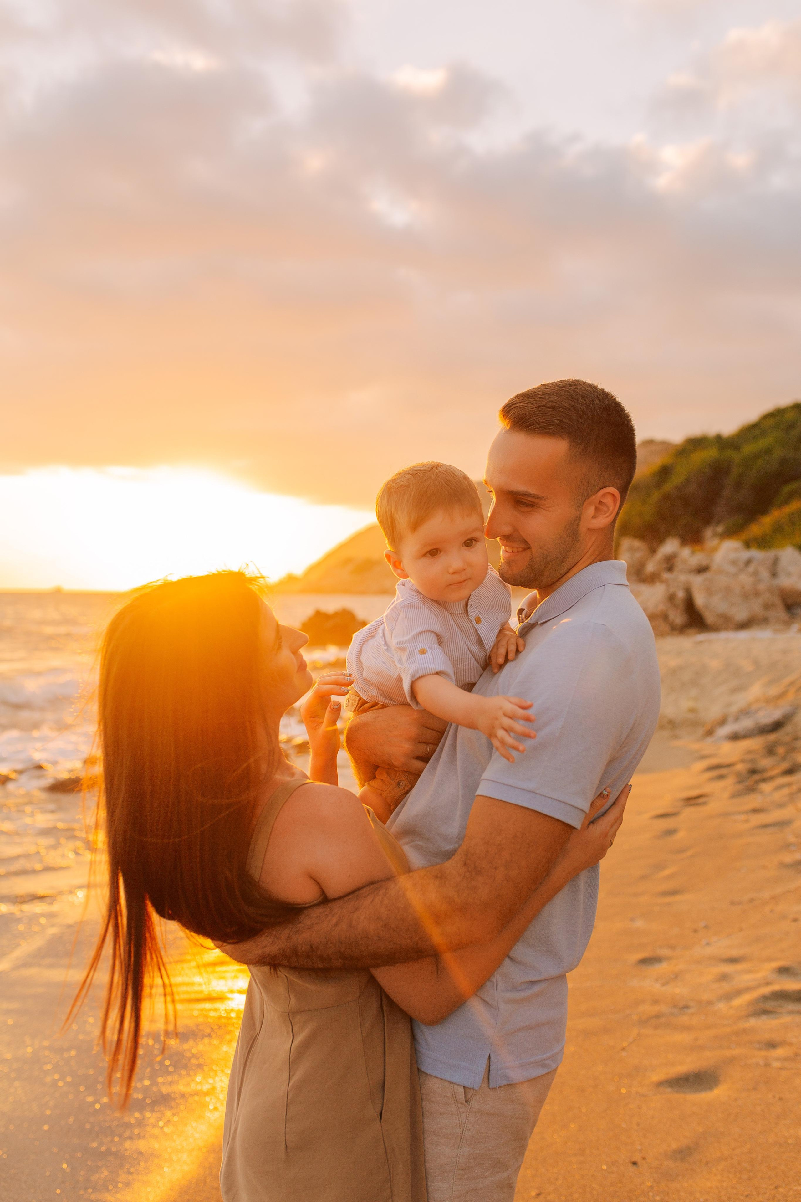 Фотосъемка в порту Алании на закате. Фотограф Алания Аланья. Семейная фотосессия на пляже Клеопатры в закатное время  в Алании. Алсу Девели | Свадебный и семейный фотограф в Турции Алании, Алания, Аланья, Сиде, Белеке, Анталия