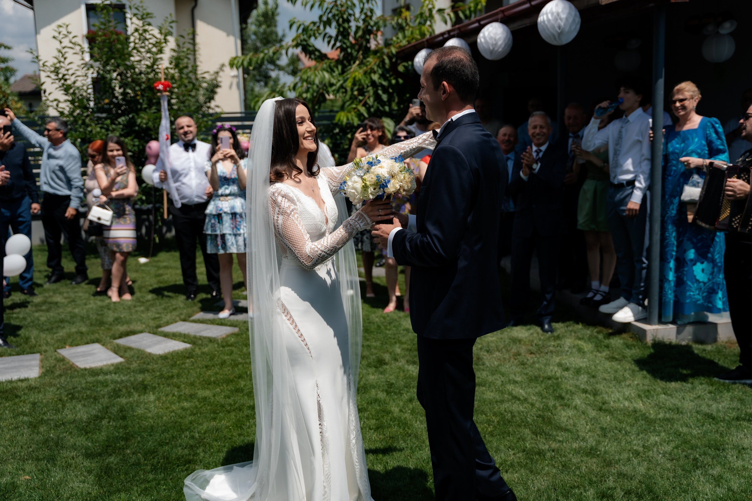 Elly & Andrew. Destination Wedding Photographer Alex Pasarelu