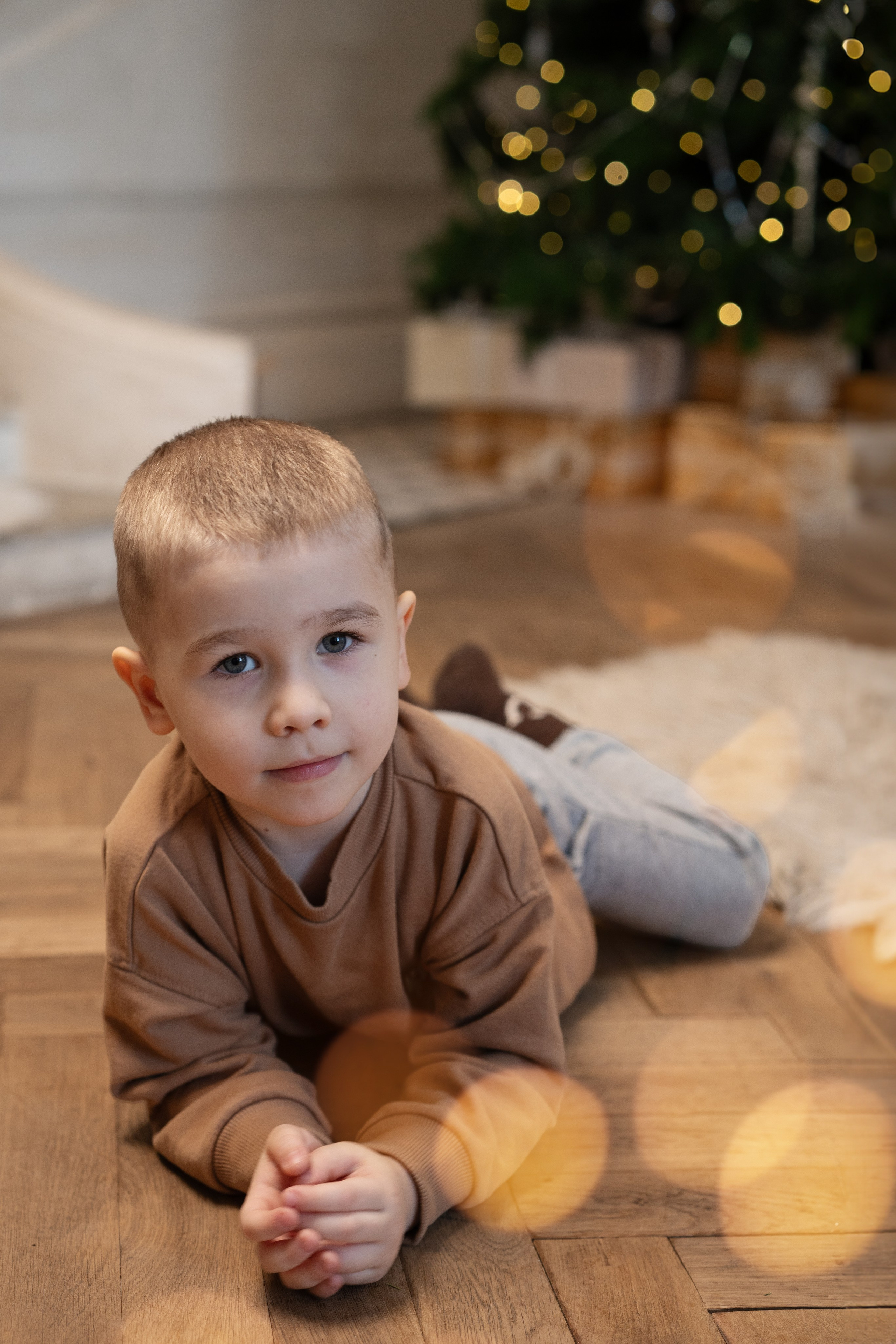 Christmas Photoshoot in Abu Dhabi — Magical Holiday Moments. Mariia Safronova is your photographer in Abu Dhabi and Dubai