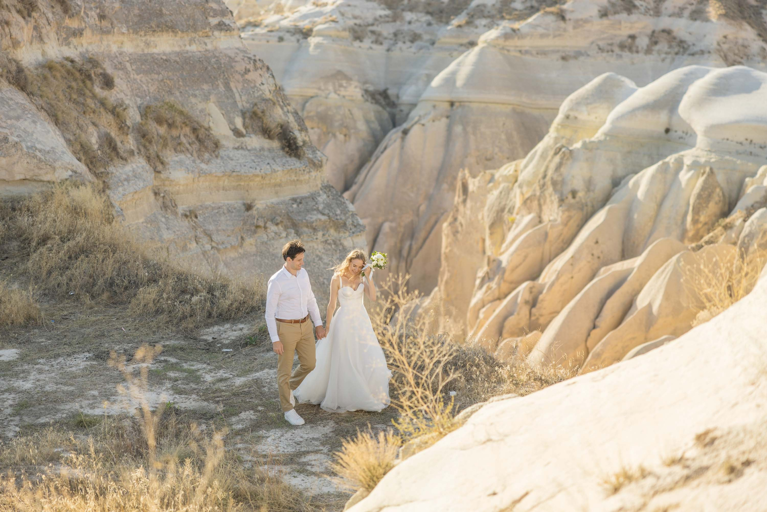 Wedding photo shoot in cappadocia. Julia Ganch I Fashion Wedding Photography I Cappadocia Turkey