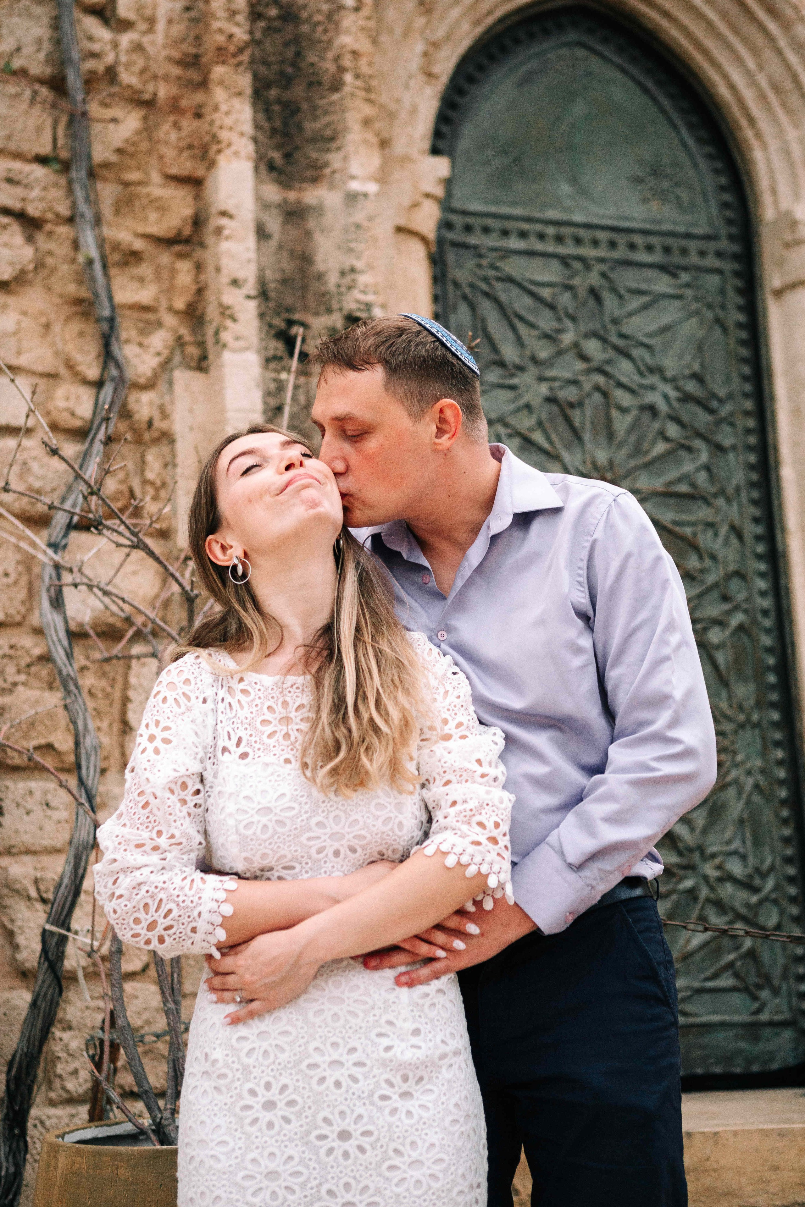 LOVERS IN JAFFO. PHOTOGRAPHER IN ISRAEL
