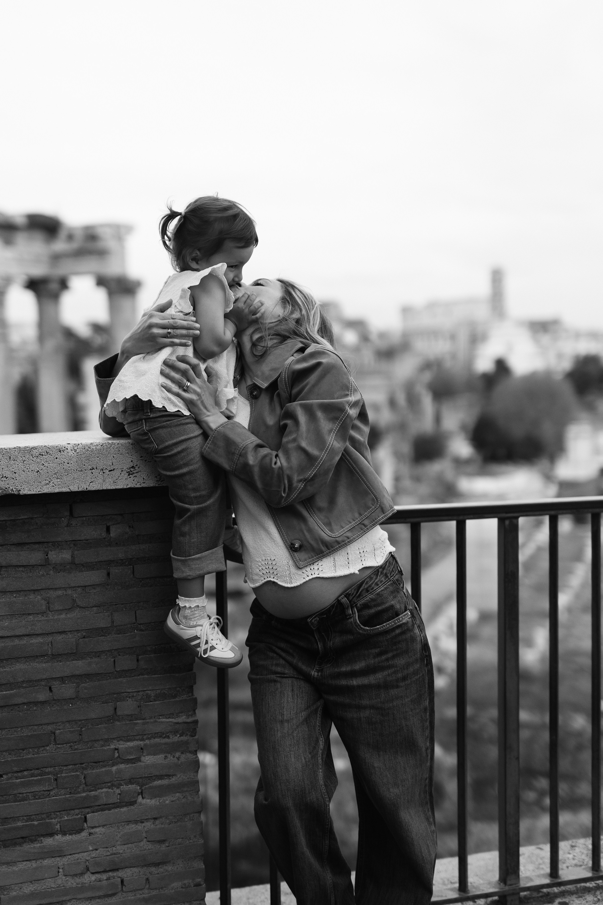 Famaly shooting in Rome. Wedding Photographer Rome Tuscany Como Sicily Puglia Amalfy Italy- Oksana Savenchuk