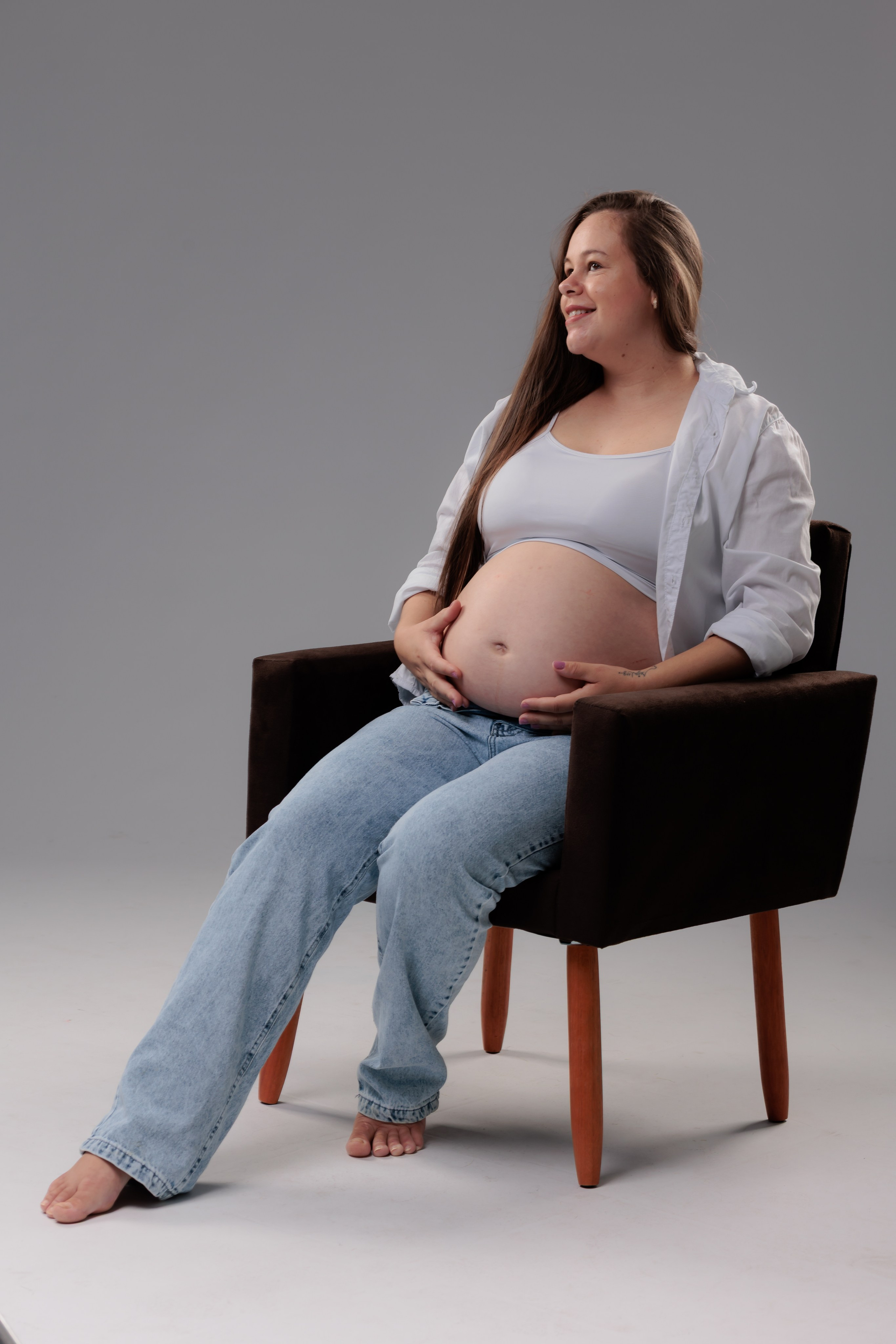 Fotografia gestante com foco em emoção em Indaial Timbó e Blumenau