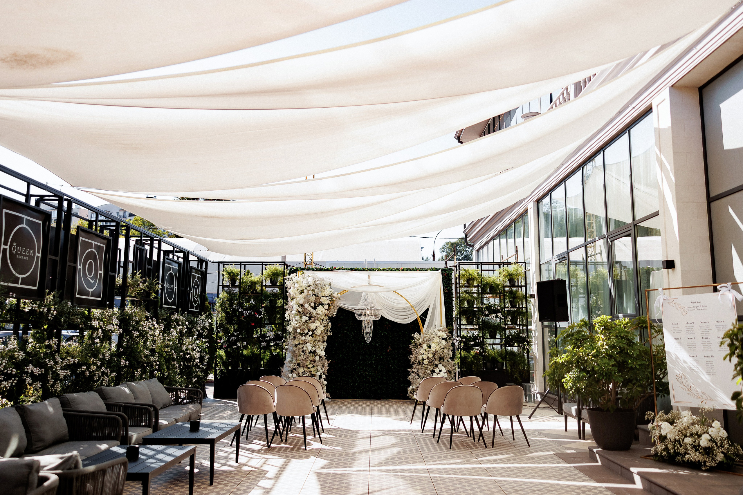 Serghei & Erica — Queen Residence. Servicii Foto și Video 067188353