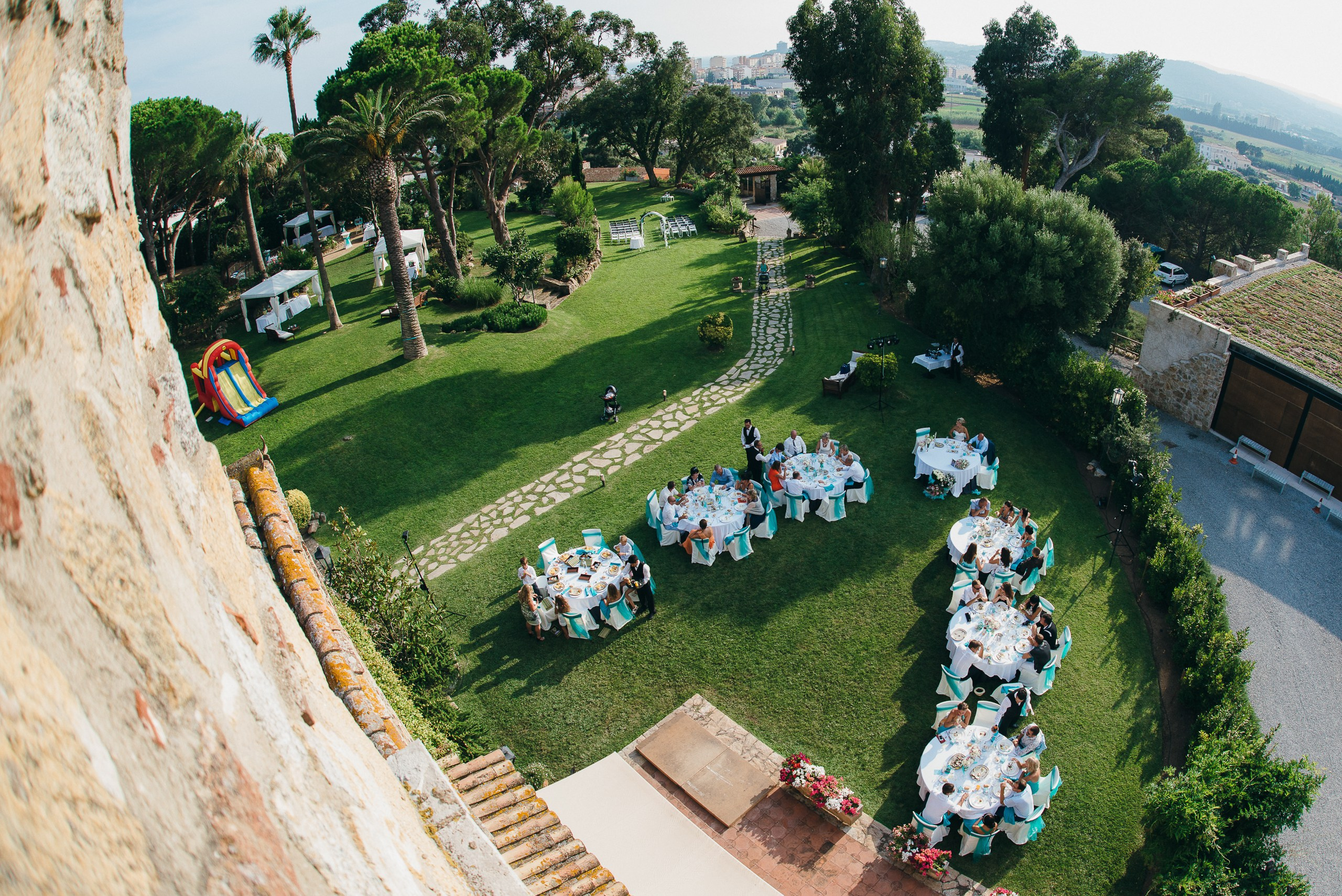 Boda de Aleksandr&Julia en Mas Falet 1682. Fotógrafo profesional Bilbao