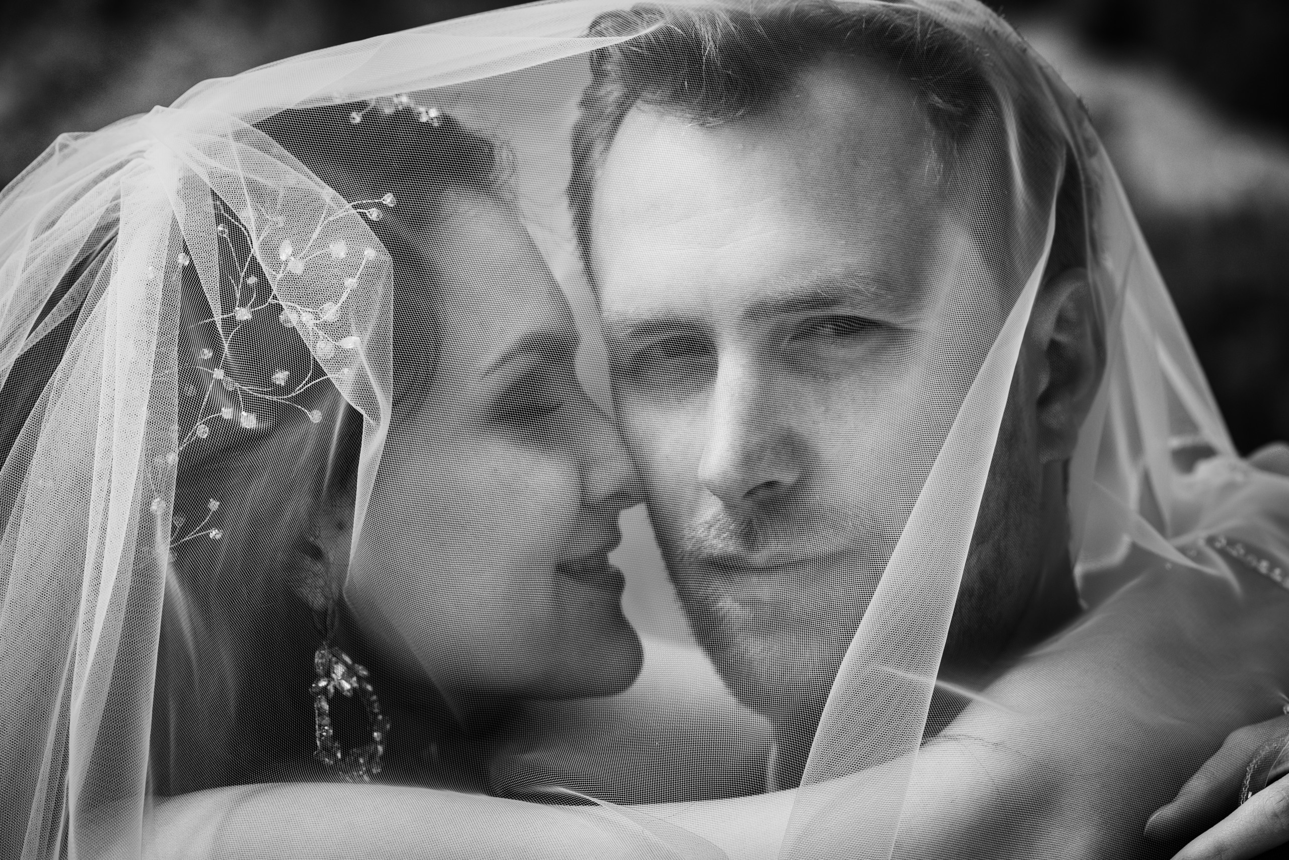 POLINA & MARIO Lake Klöntaler, Switzerland. I am Elena Altendorfer. Wedding photographer in Zurich and Switzerland