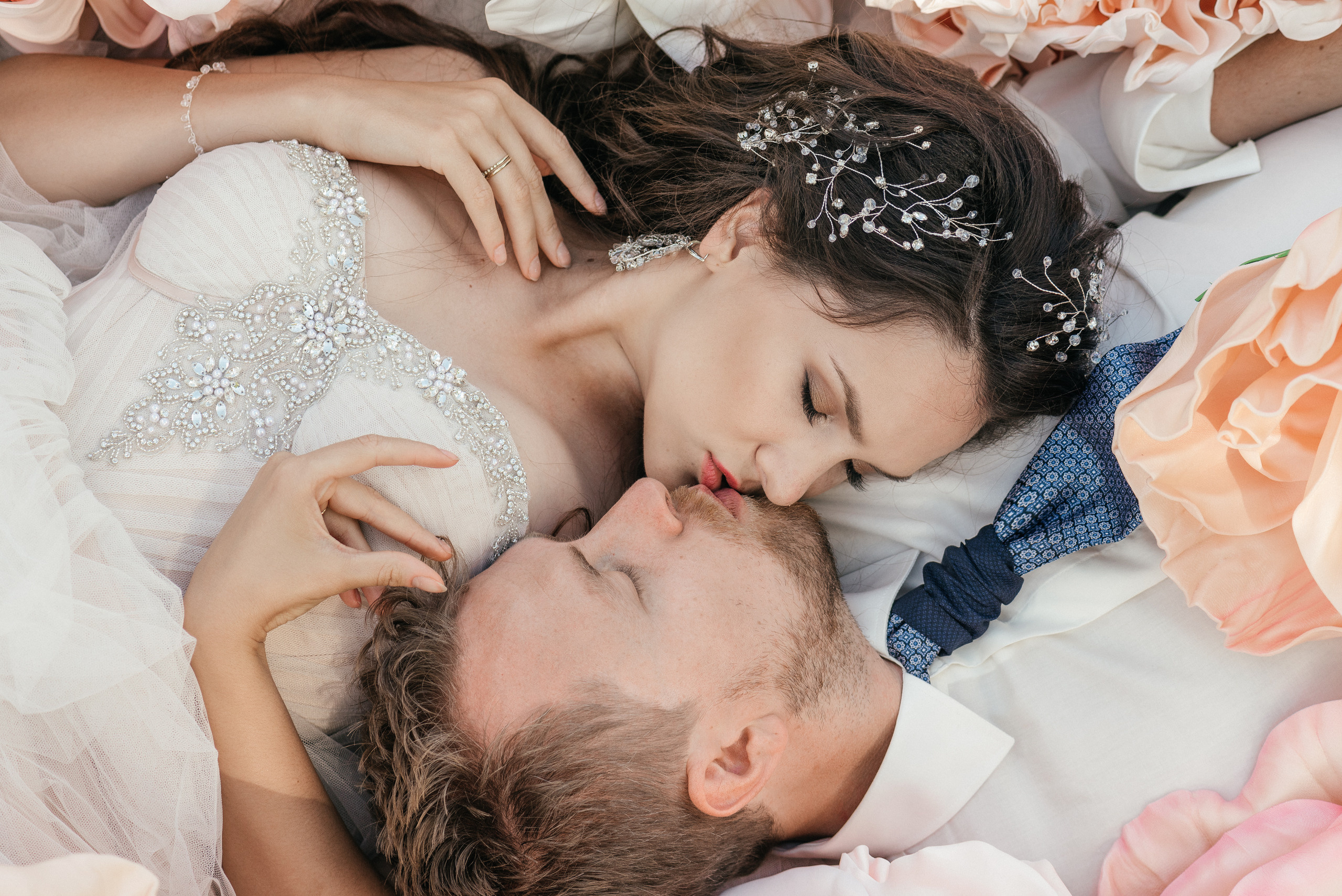 POLINA & MARIO Lake Klöntaler, Switzerland. I am Elena Altendorfer. Wedding photographer in Zurich and Switzerland