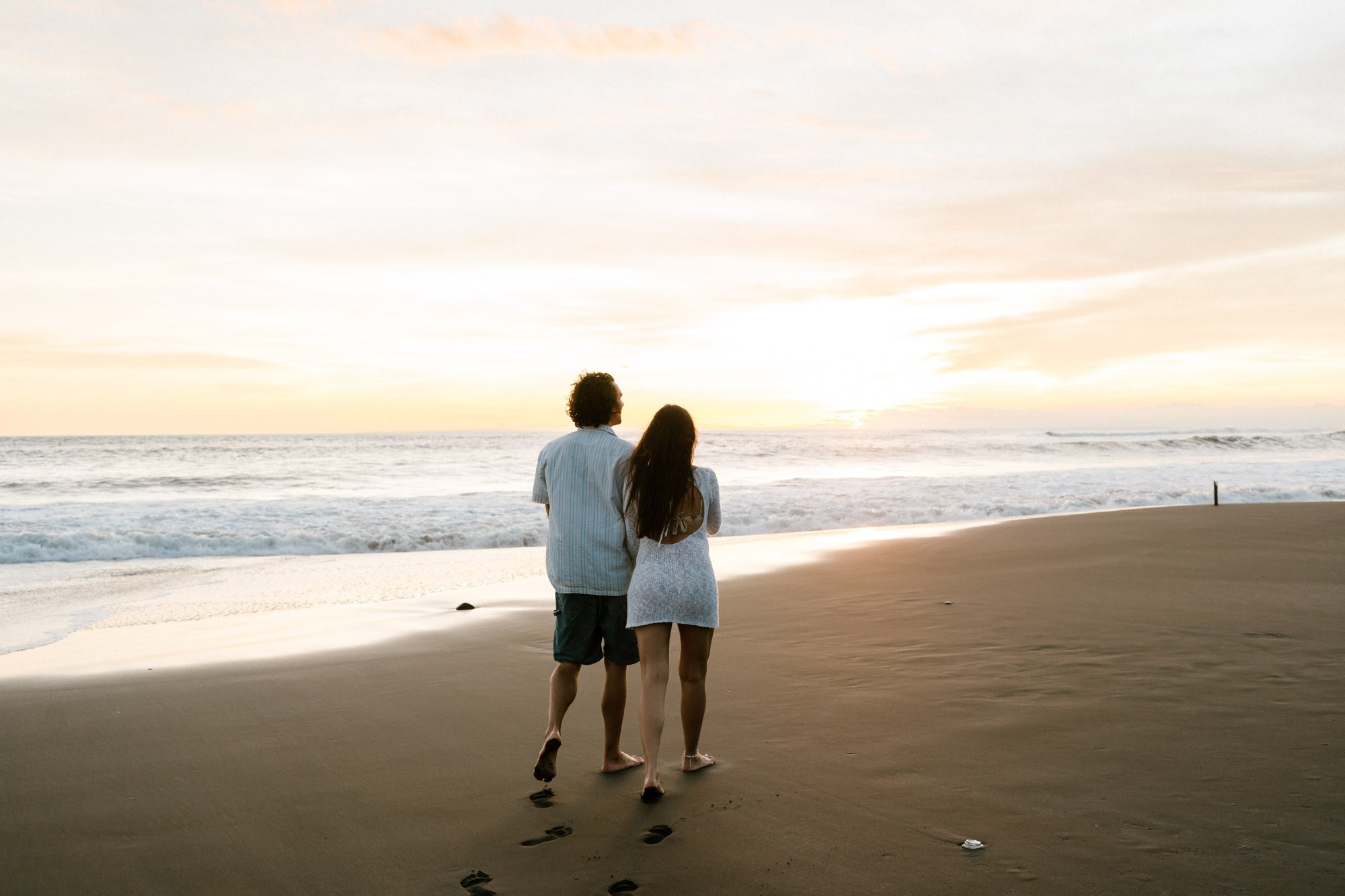LARISSA & SJUUL MATERNITY. Female Photographer in Bali