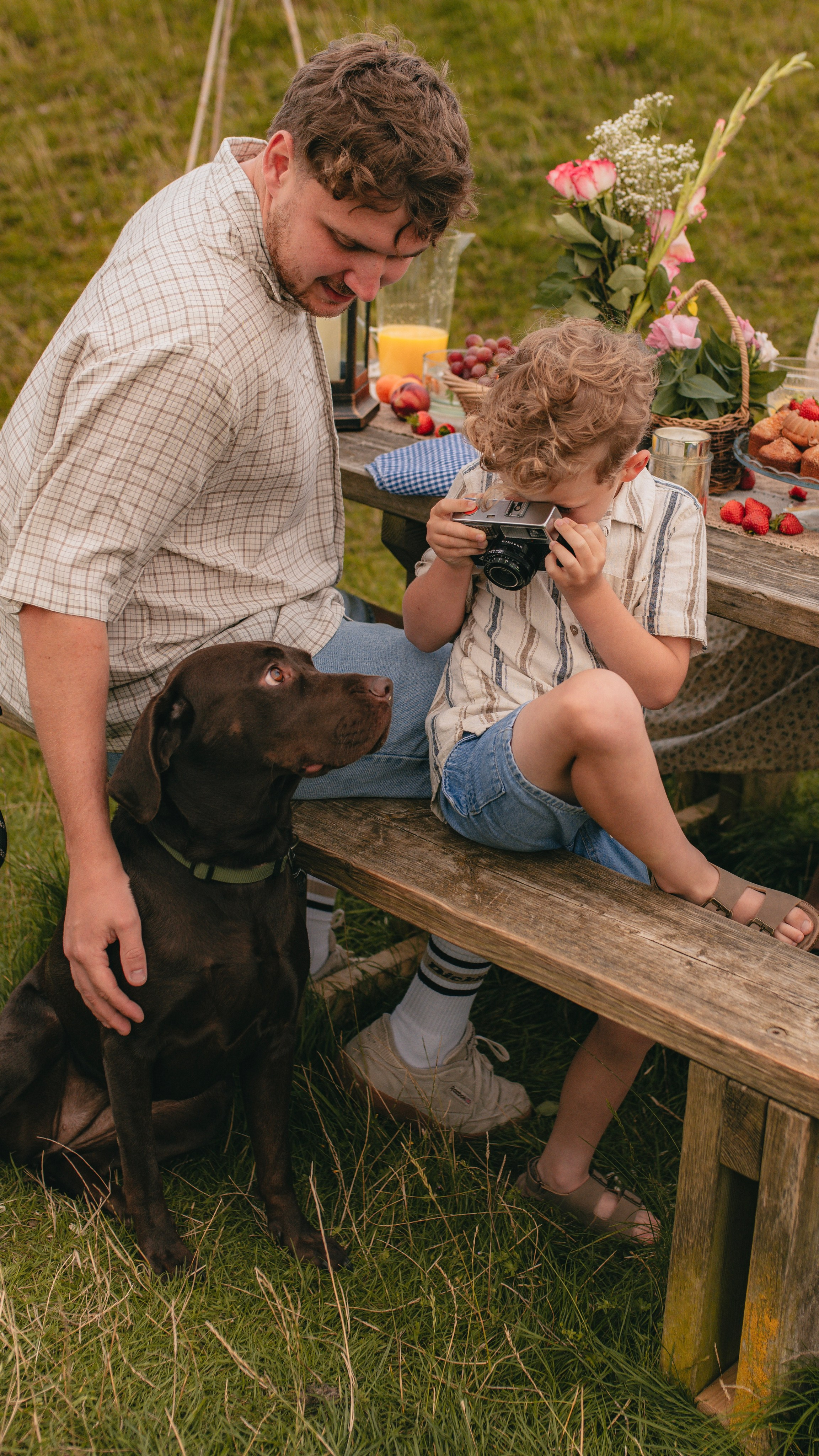 Summer family picnic. Tania Gandrabur, photographer in West Midlands, England