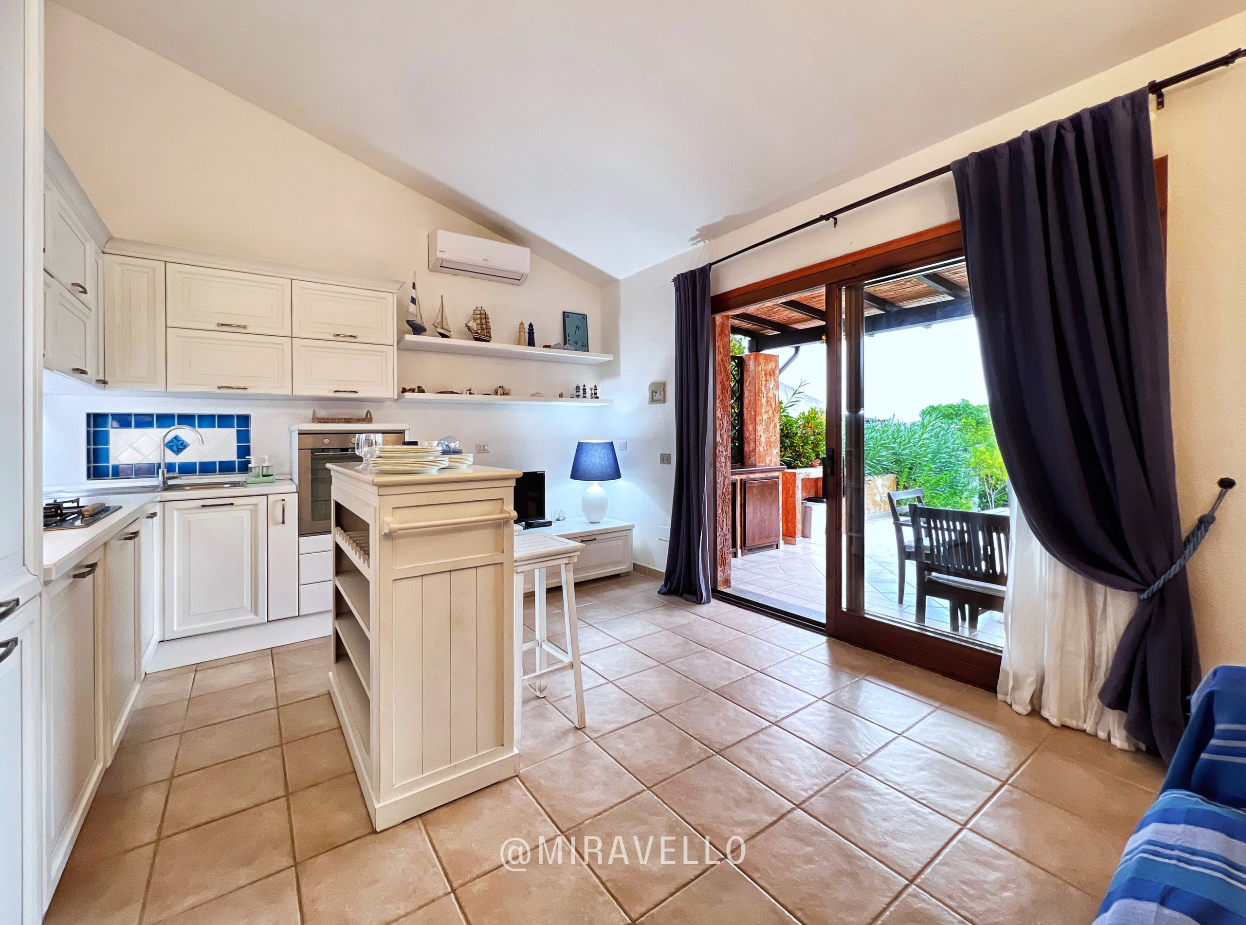 Villino con terrazza rustica. Fotografo d’interni a Cagliari Eugenia Murru