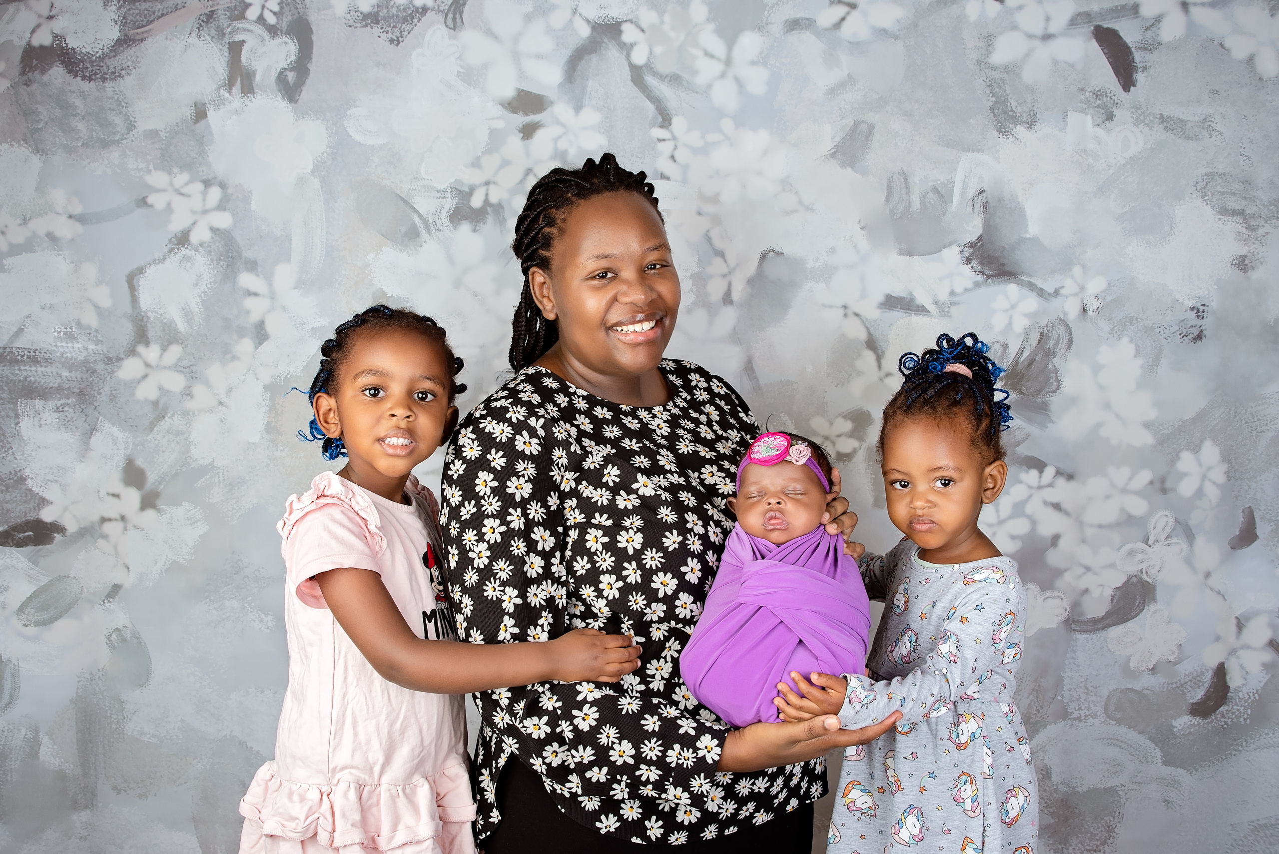 Amazing African family mother sisters sibling and newborn photo shoot Nairobi KEnya