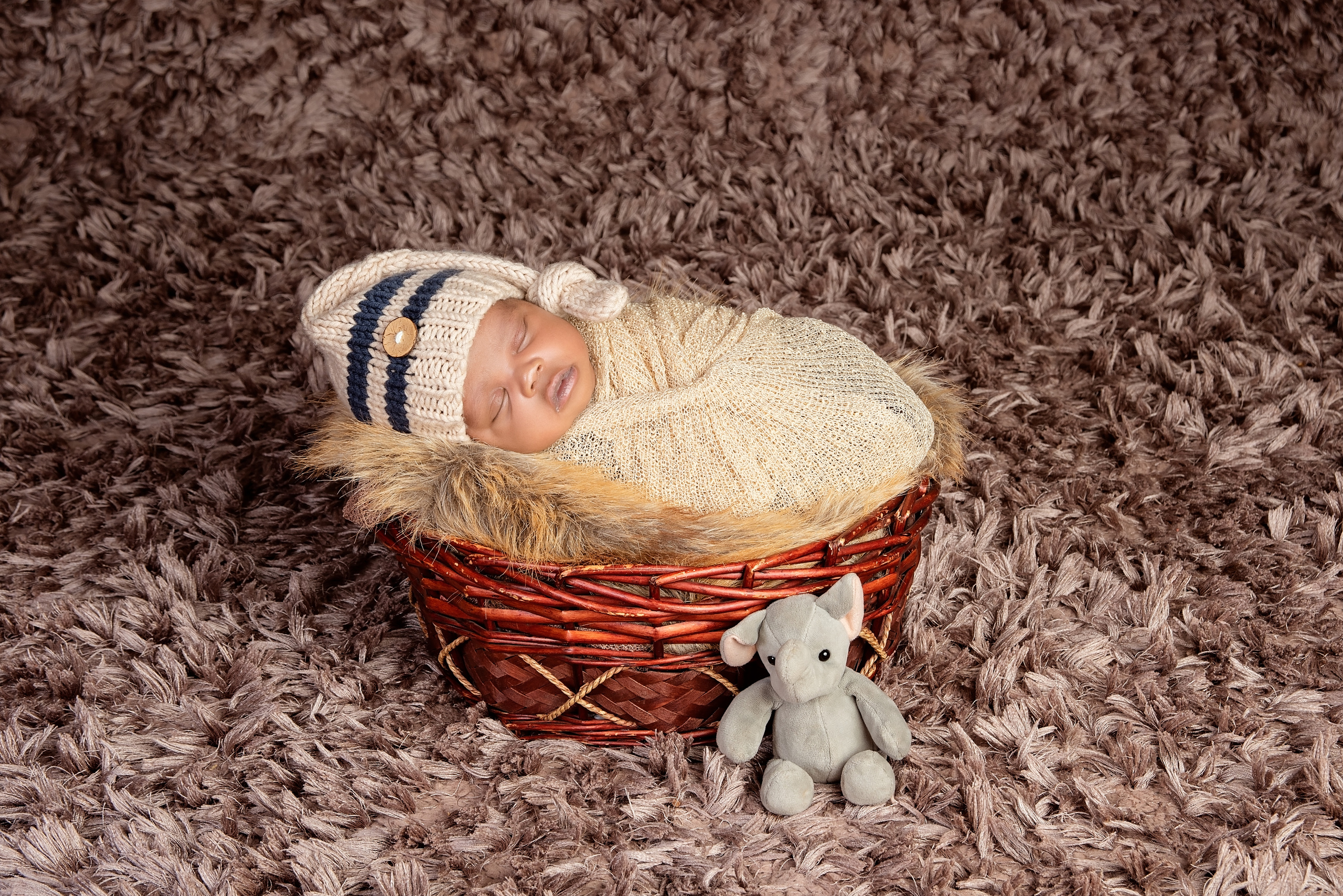 Cynthia newborn sibling and family photo shoot Nairobi Kenya. Newborn, Baby, Maternity and Family Photographer Nairobi Mombasa Kenya