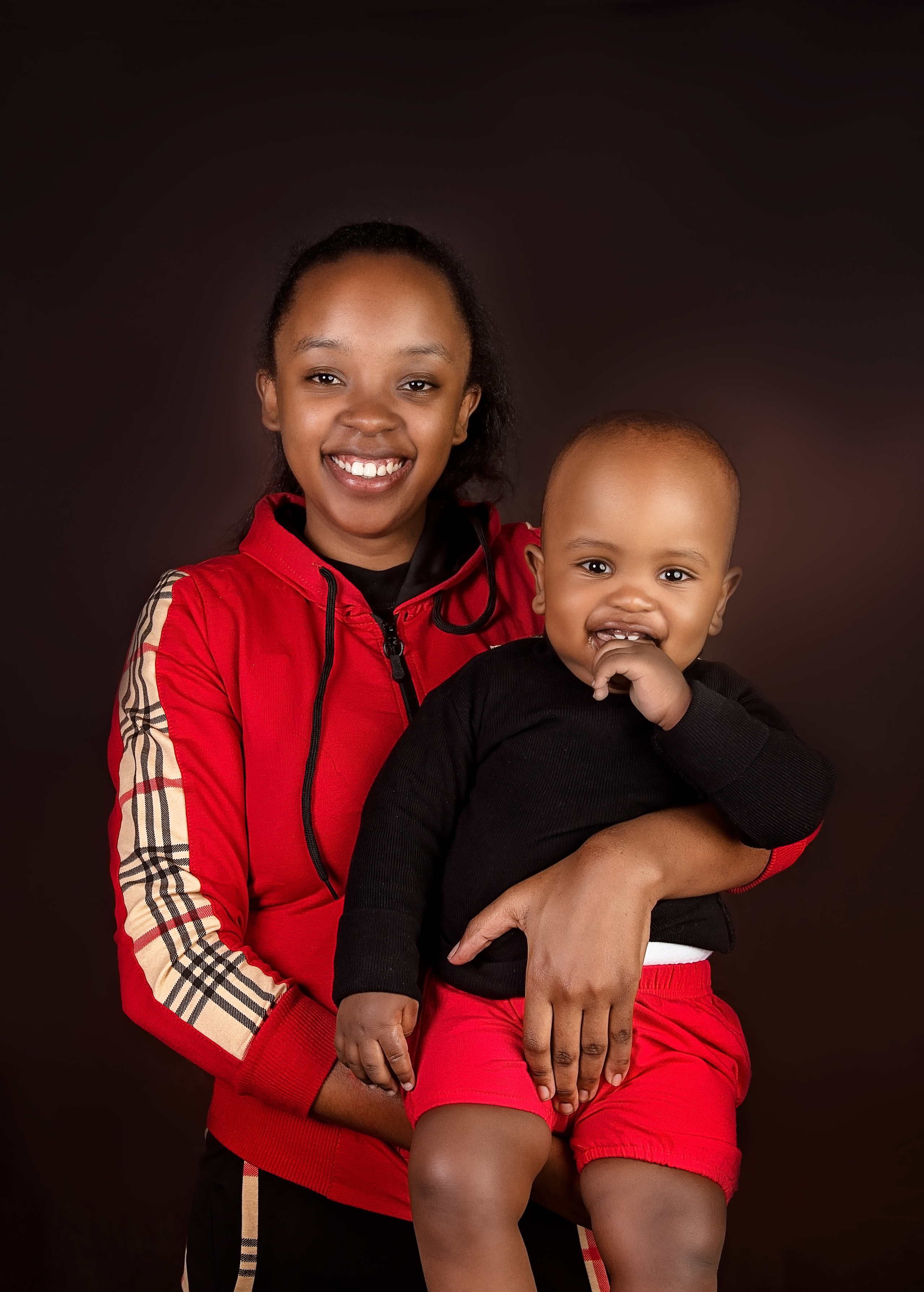 Baby Austin’s 1st birthday cake smash shoot Nairobi Mombasa Kenya. Newborn, Baby, Maternity and Family Photographer Nairobi Mombasa Kenya