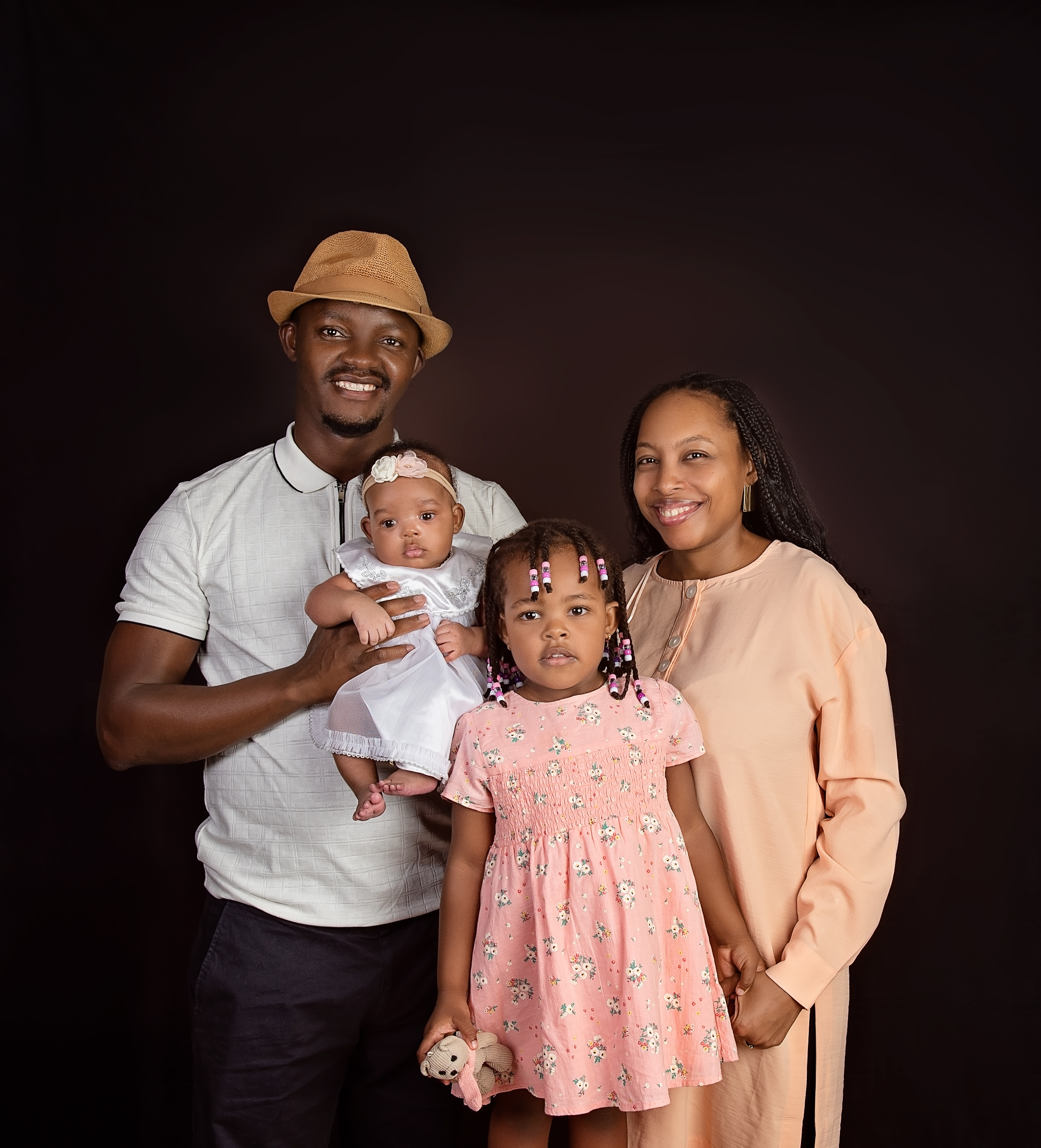 Linda newborn sibling sisters photo shoot Nairobi Kenya. Newborn, Baby, Maternity and Family Photographer Nairobi Mombasa Kenya