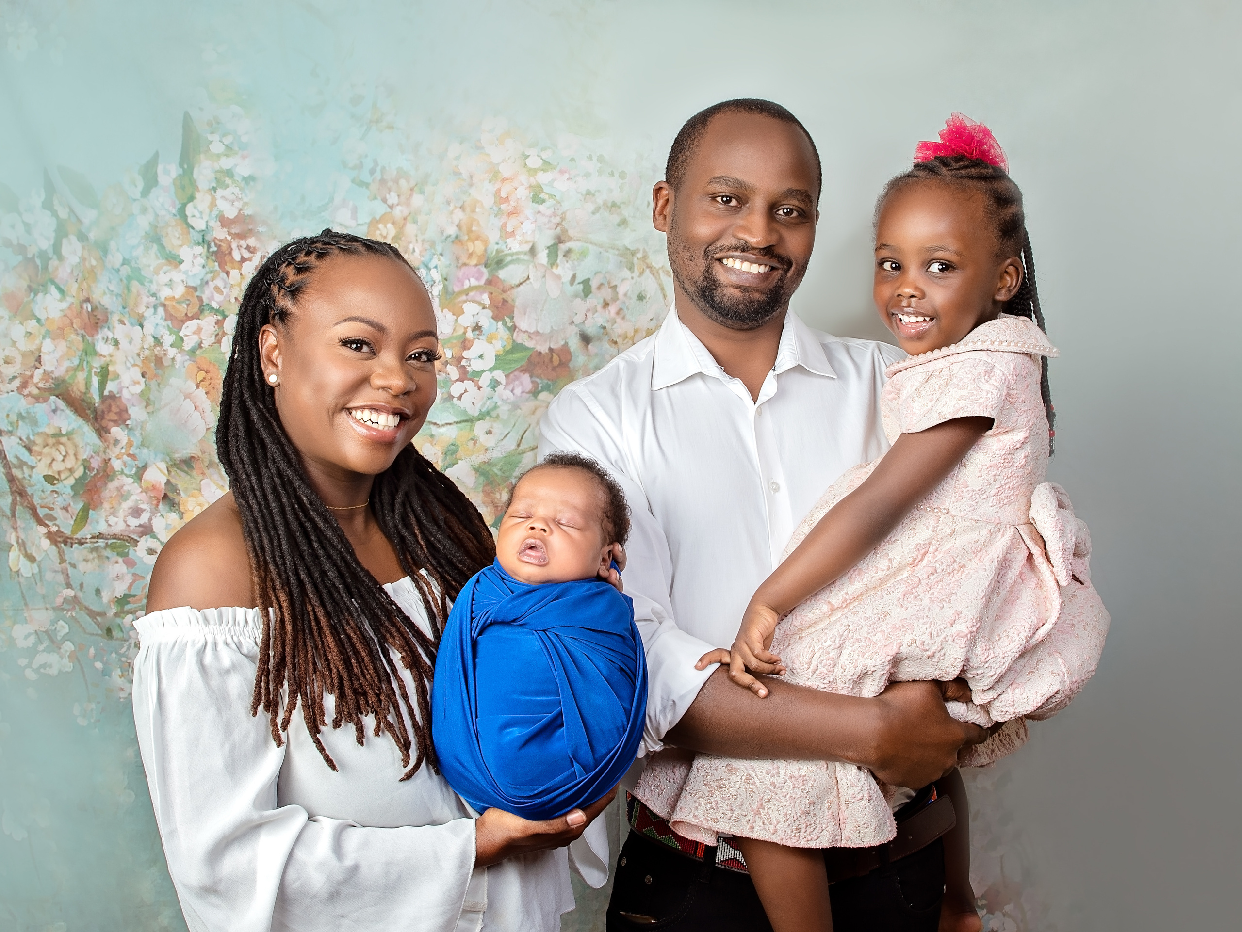 Cynthia newborn sibling and family photo shoot Nairobi Kenya. Newborn, Baby, Maternity and Family Photographer Nairobi Mombasa Kenya