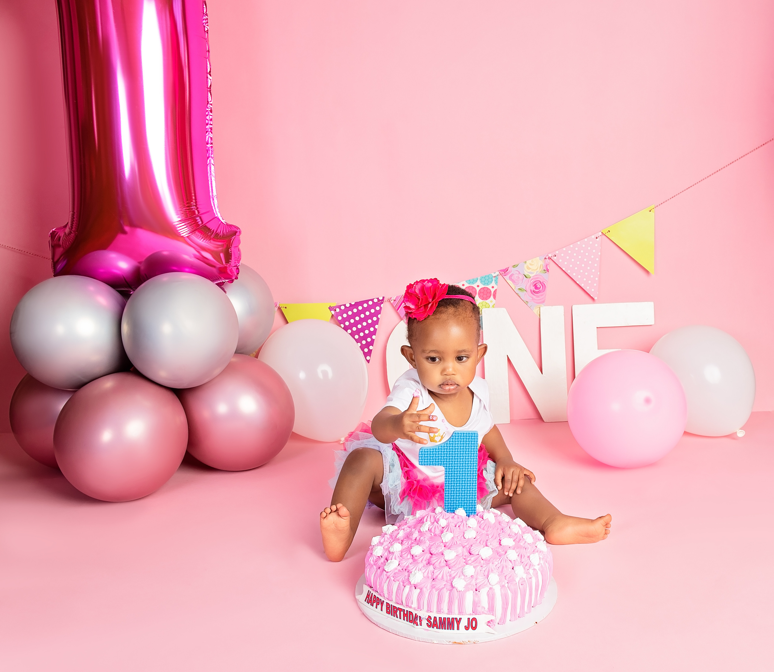 Cake smash 1 year baby girl photo shoot Nairobi Mombasa Kenya