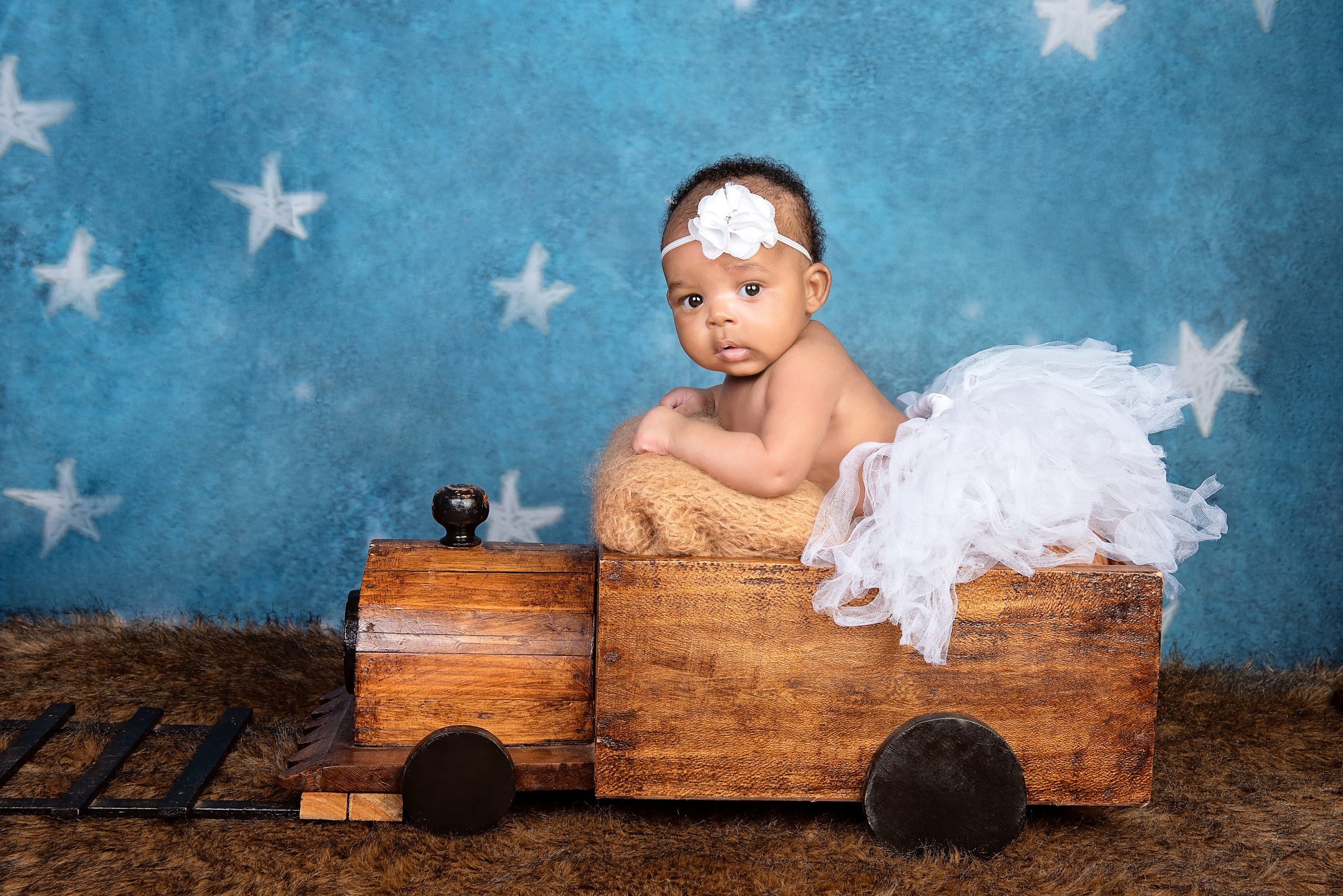 Linda newborn sibling sisters photo shoot Nairobi Kenya. Newborn, Baby, Maternity and Family Photographer Nairobi Mombasa Kenya