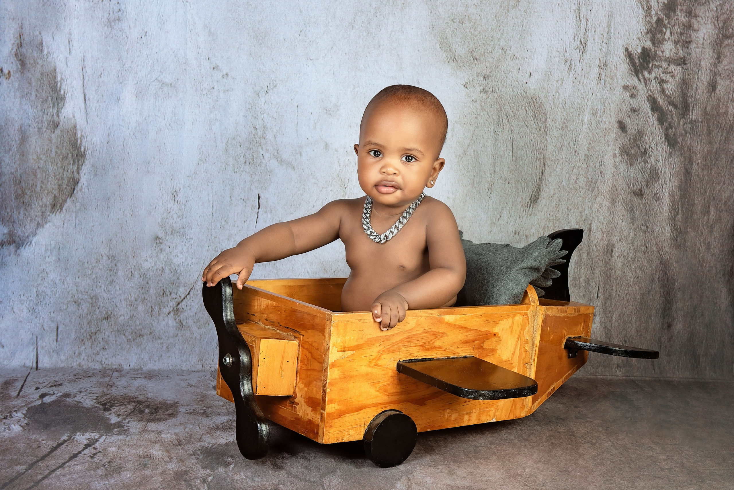 Baby Austin’s 1st birthday cake smash shoot Nairobi Mombasa Kenya. Newborn, Baby, Maternity and Family Photographer Nairobi Mombasa Kenya