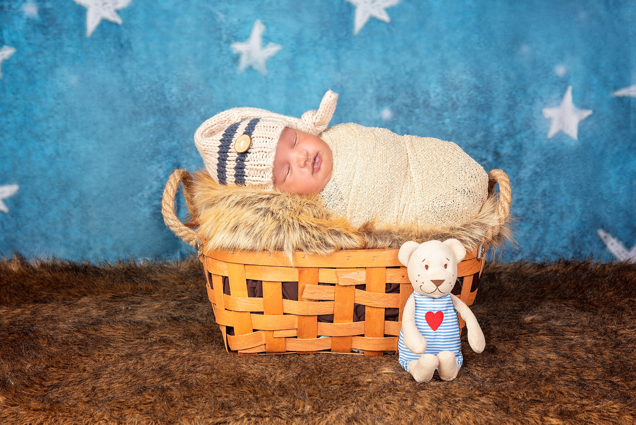 Diana newborn photo shoot Nairobi Kenya. Newborn, Baby, Maternity and Family Photographer Nairobi Mombasa Kenya