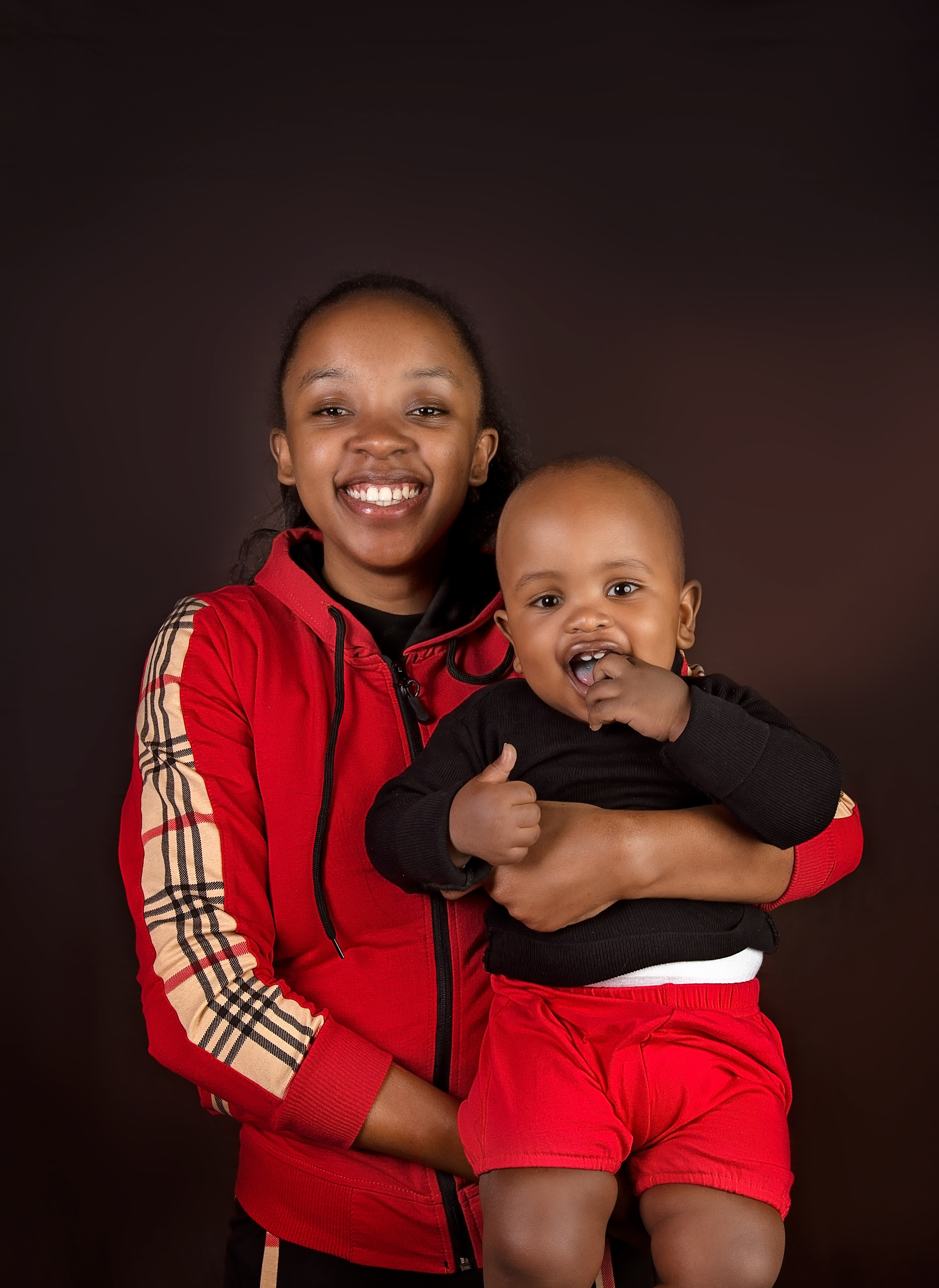 Baby Austin’s 1st birthday cake smash shoot Nairobi Mombasa Kenya. Newborn, Baby, Maternity and Family Photographer Nairobi Mombasa Kenya