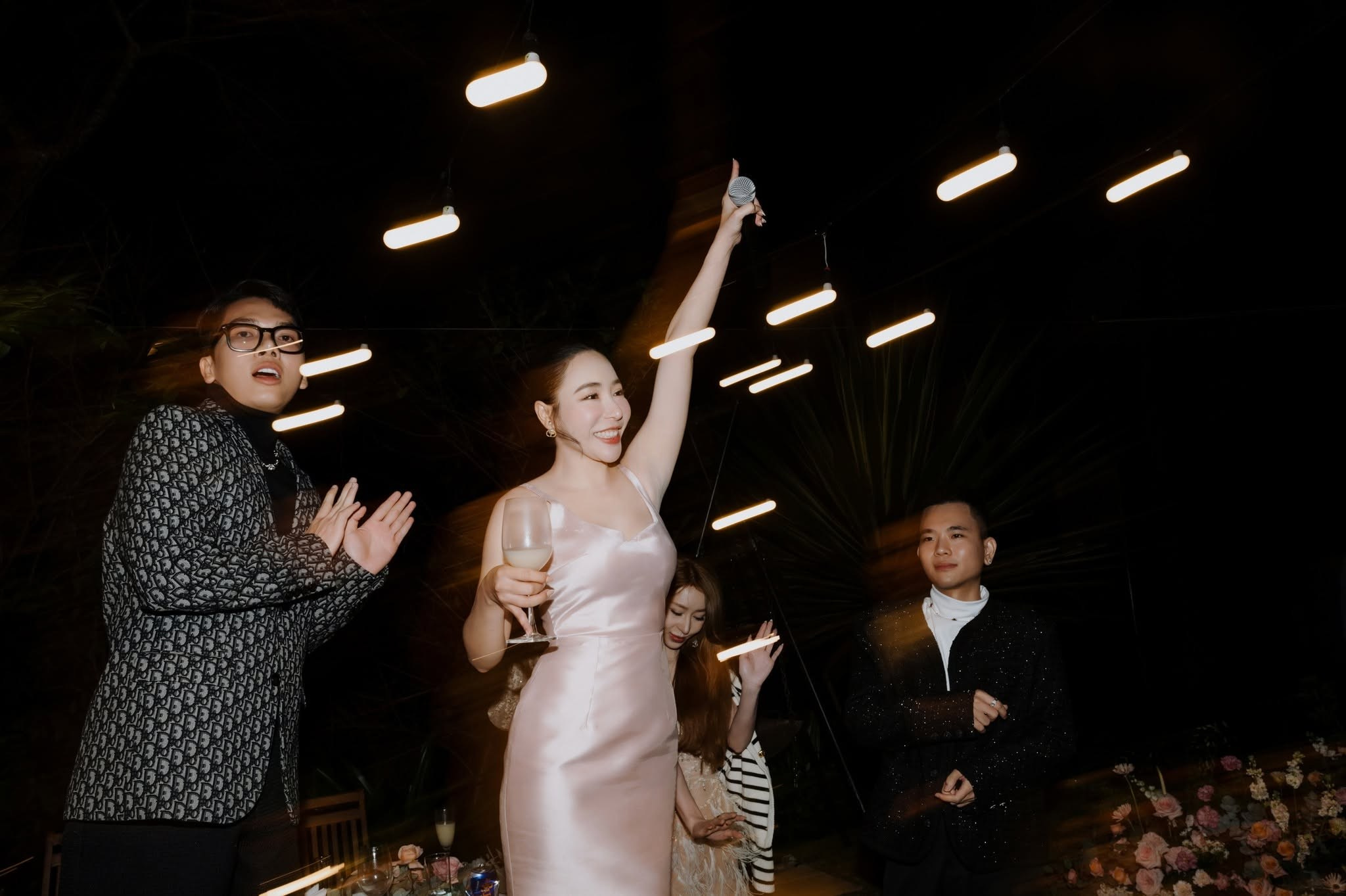 𝐃𝐄𝐍𝐍𝐈𝐒 ⓐⓝⓓ 𝐓𝐈𝐍𝐘/Destination Wedding. Nhiếp ảnh gia đám cưới hàng đầu tại Thành Phố Hồ Chí Minh