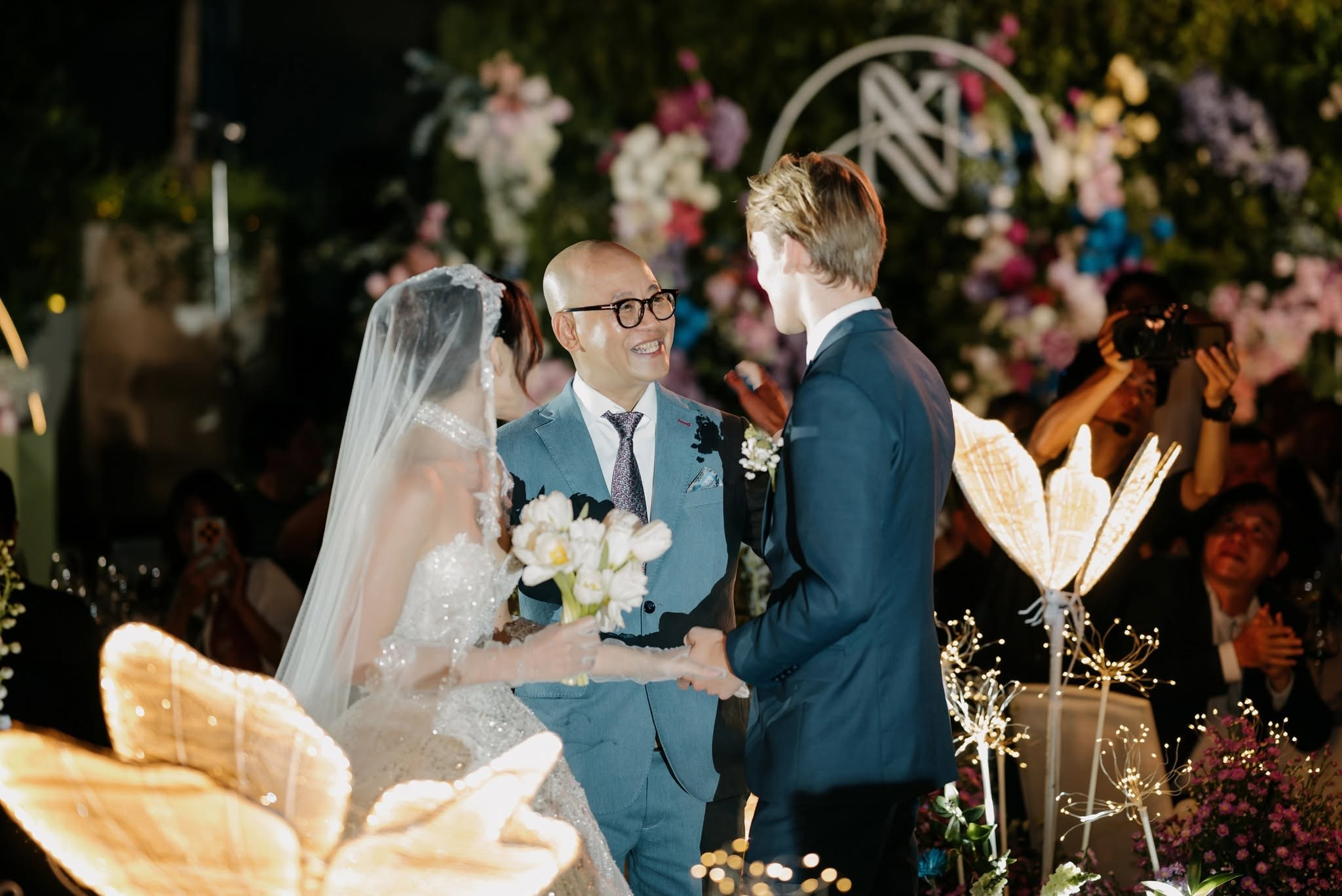 𝐊𝐞𝐥𝐥𝐢𝐞 & 𝐍𝐢𝐤𝐥𝐚𝐬 / Destination Wedding. Saigon Wedding Present | Art Beyond Moments