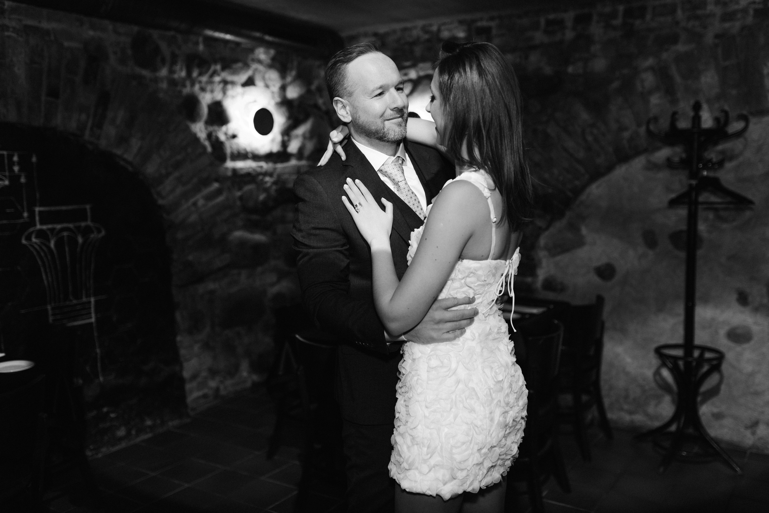 Monika ir Vytautas — miestu alsuojanti trumpa jaunųjų fotosesija Kaune