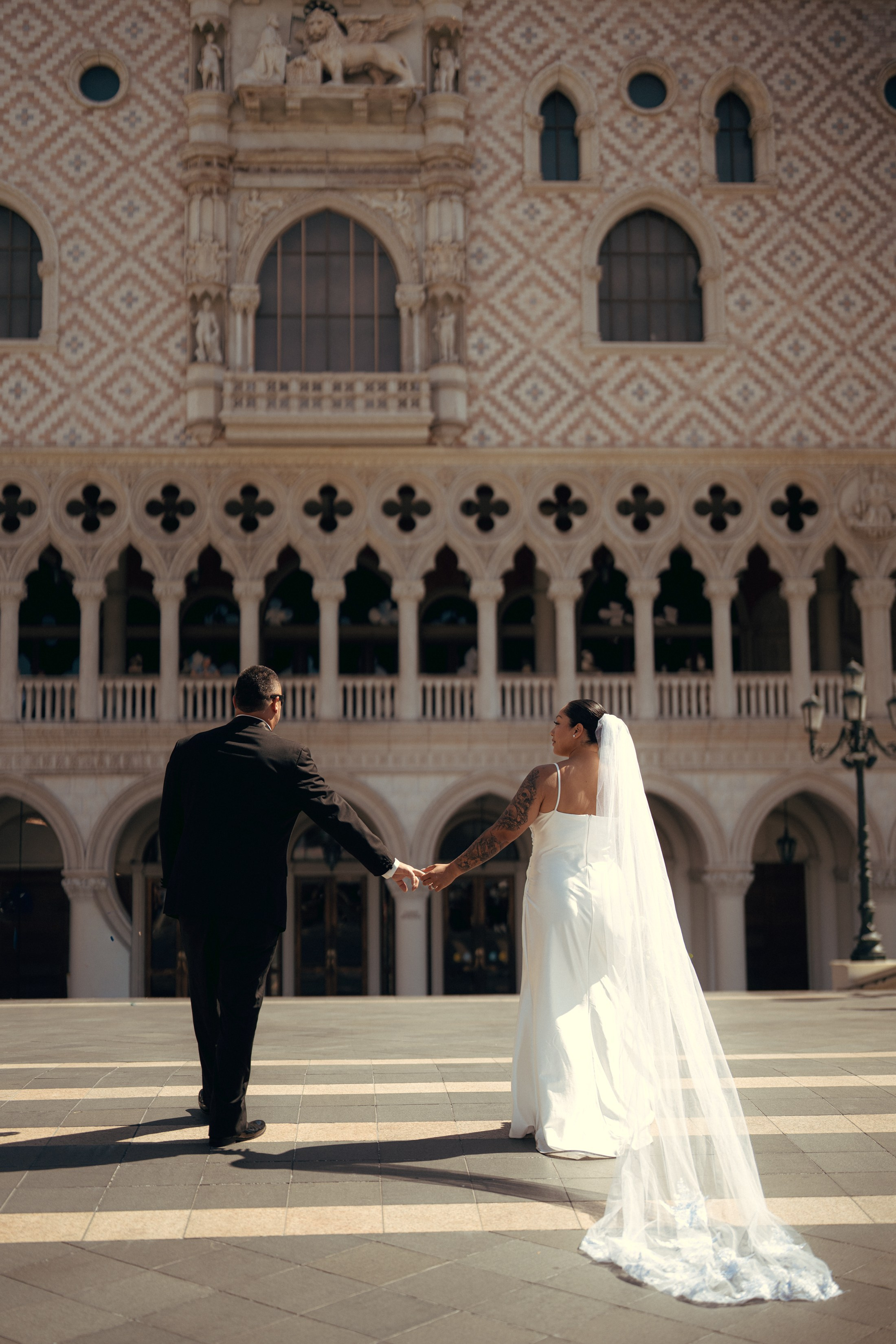 Noelani&Alex. Wedding & elopement photographer Viktoriya Kravtsov. Las Vegas