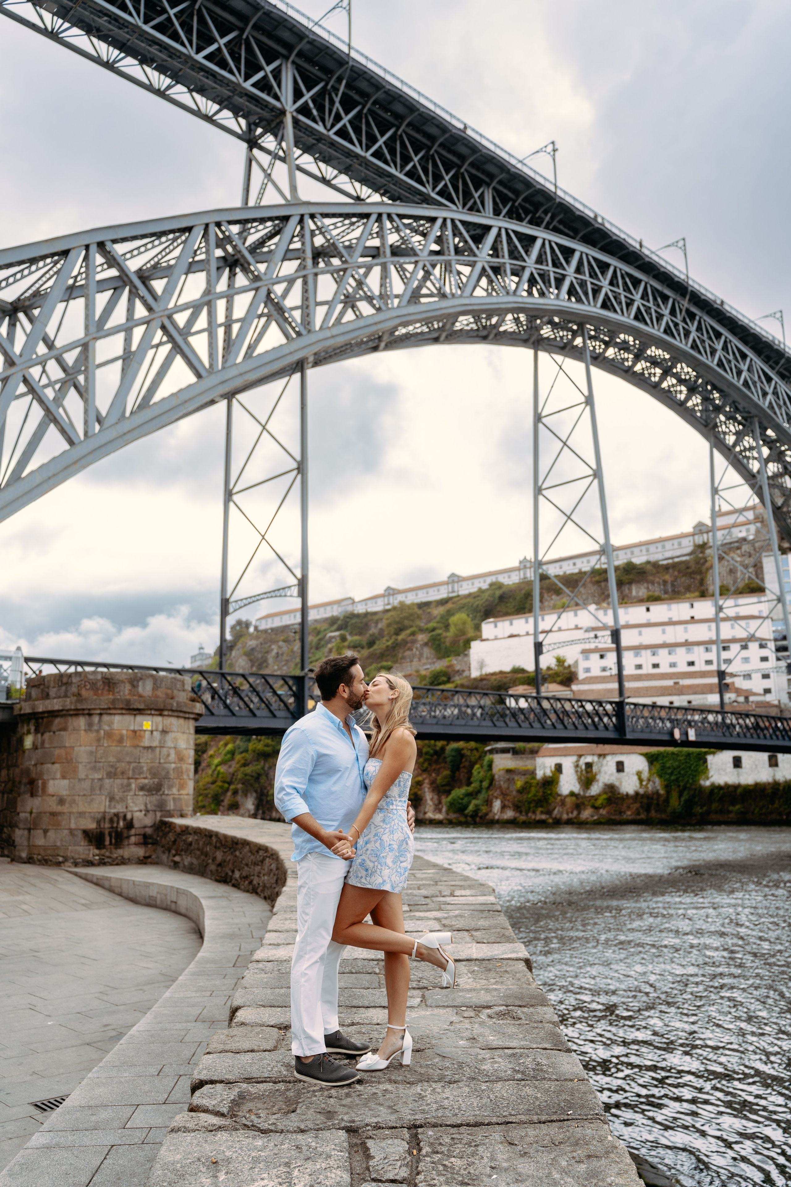 LOVE STORY IN PORTO. Sessões de fotos e vídeos, tours fotográficos em Portugal — WePortugal