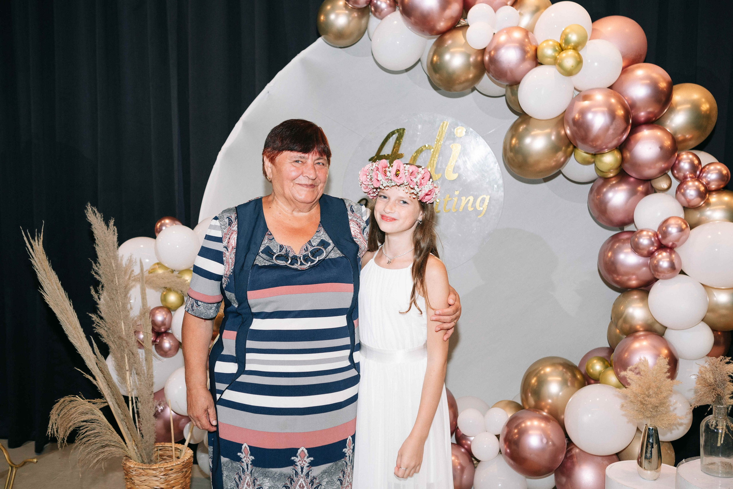 PARTY WITH FRIENDS. Https://shi-photo.com/