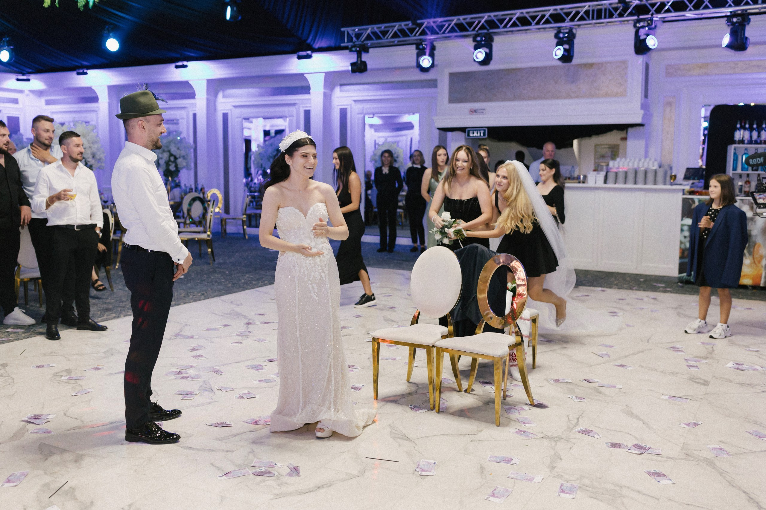 1. Mireasa Adriana în timpul pregătirilor de nuntă în Tudora Botoșani2. Costumul mirelui Ionuț fotografiat artistic în ziua nunții3. Prietenii mirelui la tradițiile de nuntă în Tudora4. Bărbieritul mirelui în cadrul obiceiurilor tradiționale de nuntă5. Fotografii de familie la biserică în ziua nunții6. Portret de familie cu mirii și copilul lor la nunta din Botoșani7. Primul dans al mirilor la Mariage Dor Baisa Botoșani8. Decor elegant de nuntă la Mariage Dor Baisa9. Emoții și tradiții la nunta din Tudora județul Botoșani10. Fotograf profesionist de nuntă în Botoșani surprinzând momente autentice - otograf-nunta-botosanifotograf-evenimente-botosanifotograf-profesionist-botosanifotograf-nunta-tudoranunta-tudora-botosanisedinta-foto-nunta-botosanipoze-nunta-botosanifotografii-nunta-tudorafotograf-cununie-religioasa-botosanibiserica-sfintii-imparati-constantin-si-elena-tudoramariage-dor-baisa-botosanirestaurant-nunta-botosanidansul-mirilor-mariage-dorpregatiri-mire-botosanipregatiri-mireasa-botosanitraditii-nunta-moldovaobiceiuri-nunta-tudorafotograf-familie-nunta-botosaniportret-miri-botosanigalerie-foto-nunta-botosanialbum-foto-nunta-botosaninunta-eleganta-botosaninunta-cu-traditii-botosanifotograf-premium-nunta-botosaniservicii-foto-video-botosanipoveste-de-nunta-botosanifotograf-documentar-nuntafotograf-natural-emotionalmiri-ionut-si-adriananunta-autentica-tudora -otograf-nunta-botosanifotograf-nunta-tudoranunta-tudora-botosanifotograf-evenimente-botosanifotograf-profesionist-botosaniservicii-foto-video-botosanigalerie-foto-nunta-botosanialbum-foto-nunta-botosani - nunta-autentica-botosaninunta-cu-traditii-botosanipoveste-de-nunta-botosanifotografii-emotionante-nuntamomente-autentice-nuntafotografie-documentara-nuntafotograf-natural-nunta- pregatiri-miri-tudorabiserica-tudora-botosanicununie-religioasa-tudoramariage-dor-baisa-botosanipetrecere-nunta-botosanivalsul-mirilor-botosani - alino-foto-studio-botosaniionut-si-adriana-nunta-tudorafotograf-alin-chirila-botosani