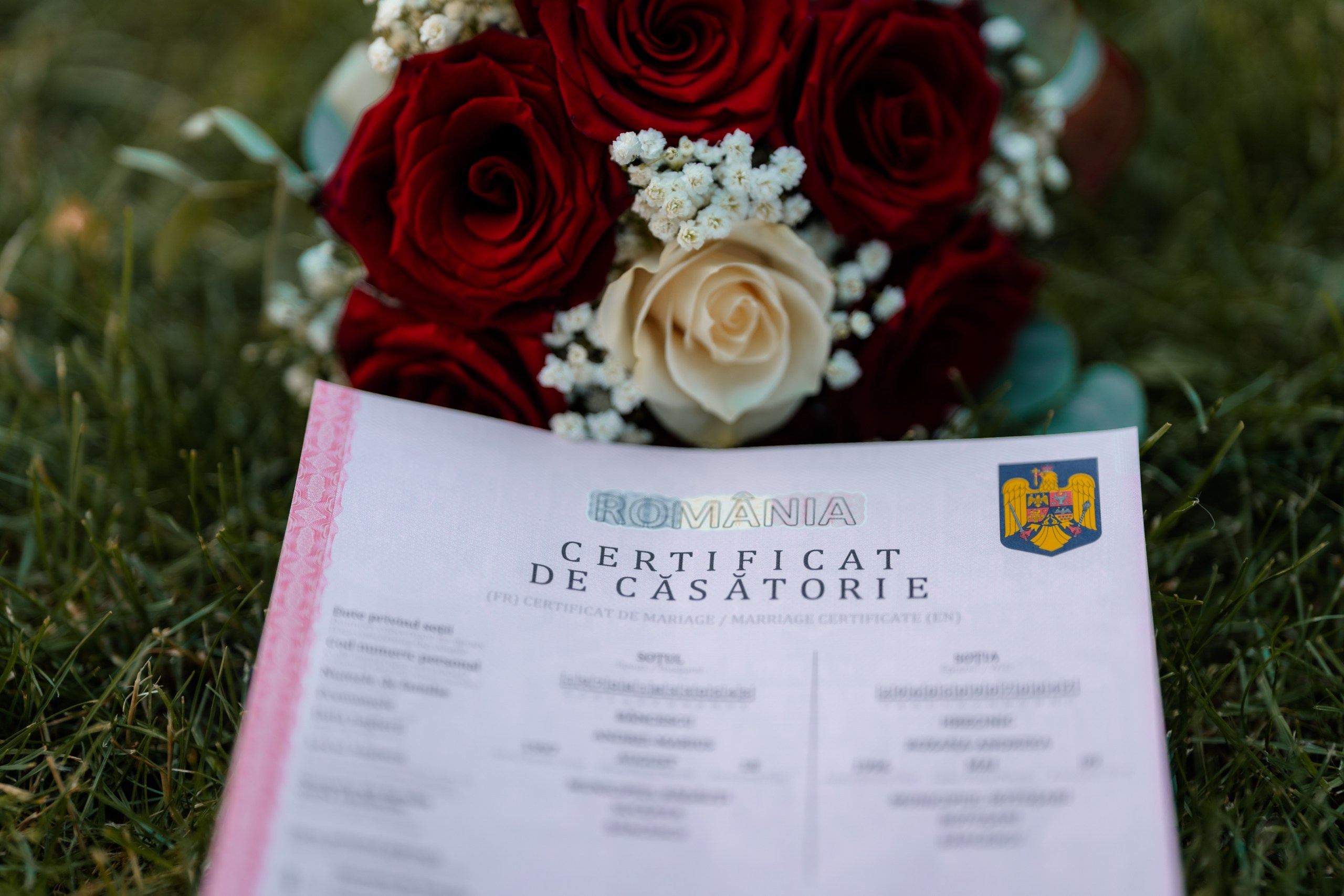 Fotograf stare civilă Siret – Andrei & Andreea în ie tradițională din Bucovina | AlinoFotoStudio