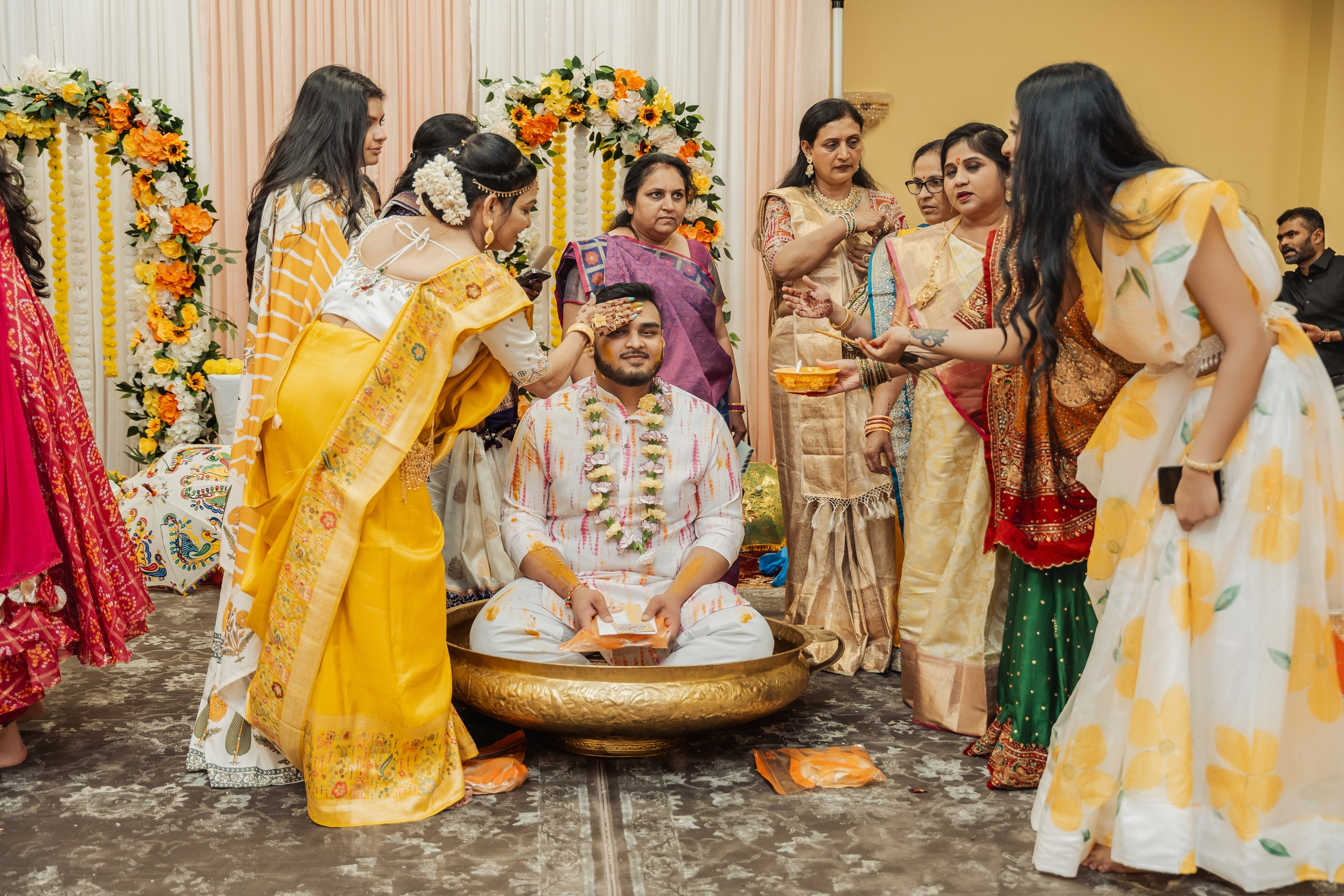 Darshil & Shailja. Wedding Photographer & Cinematographer studios
