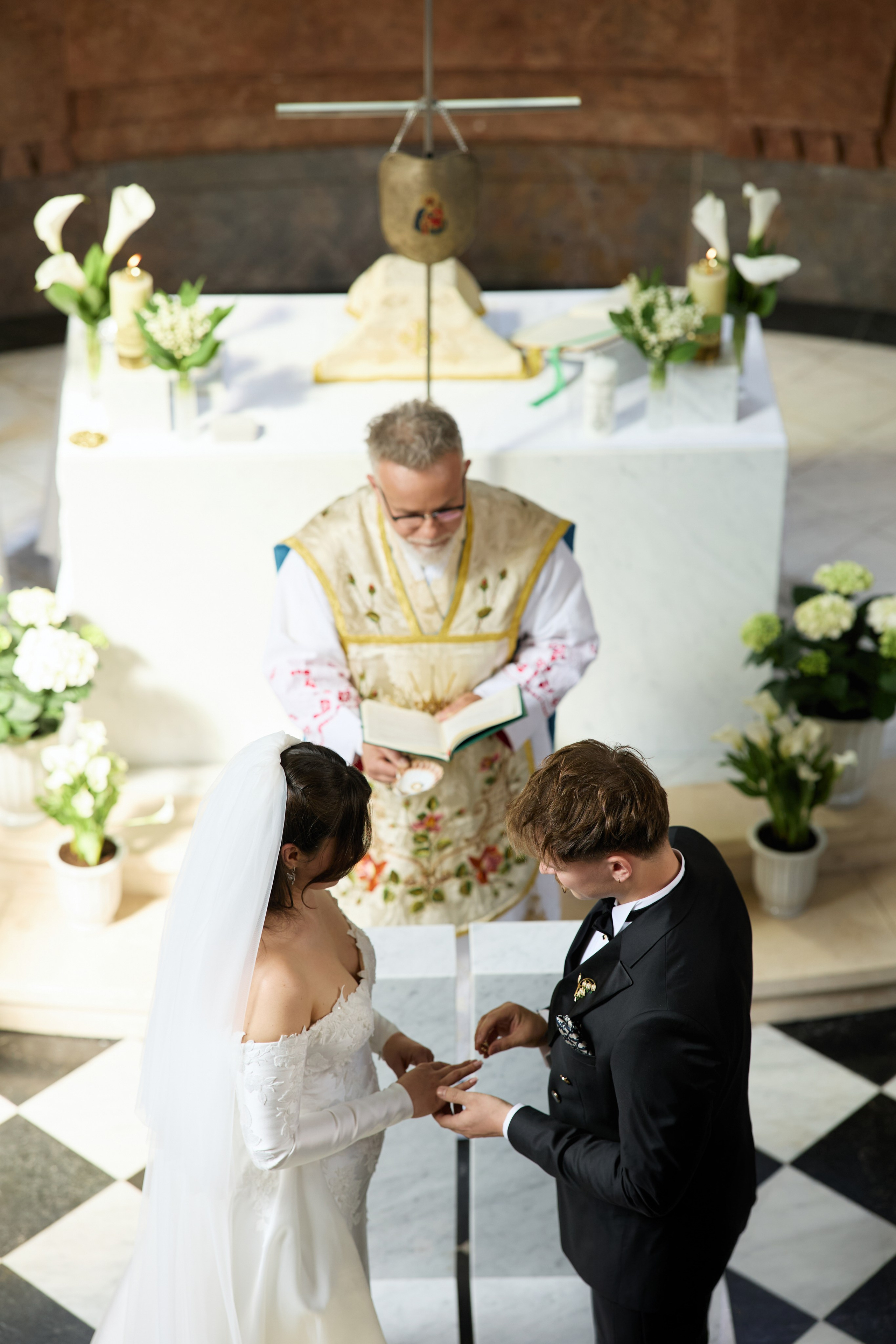 Wiktoria & Kacper. Pałac Goetz. Fotograf ślubny i rodzinny w Krakowie Yana Klymova