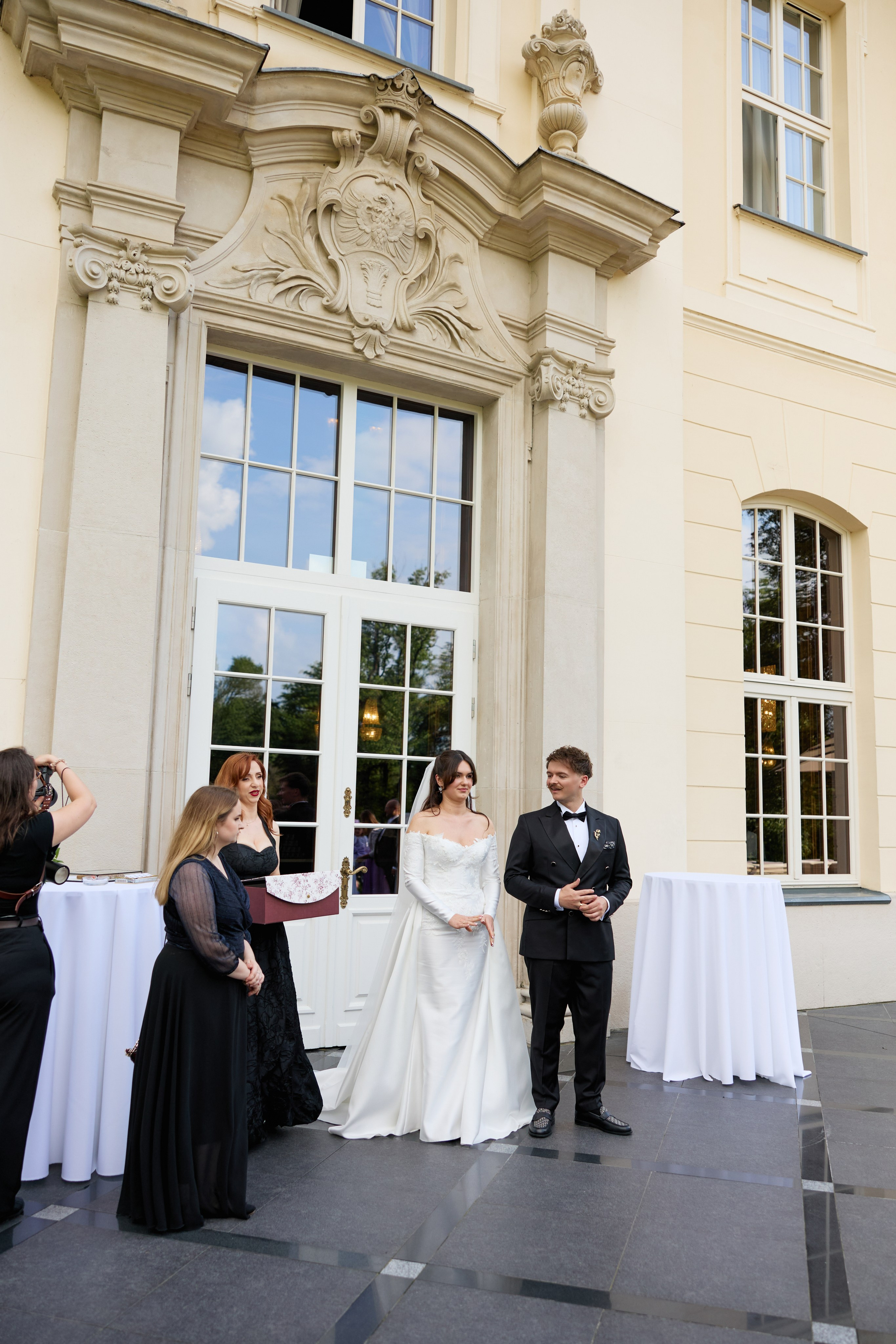 Wiktoria & Kacper. Pałac Goetz. Fotograf ślubny i rodzinny w Krakowie Yana Klymova
