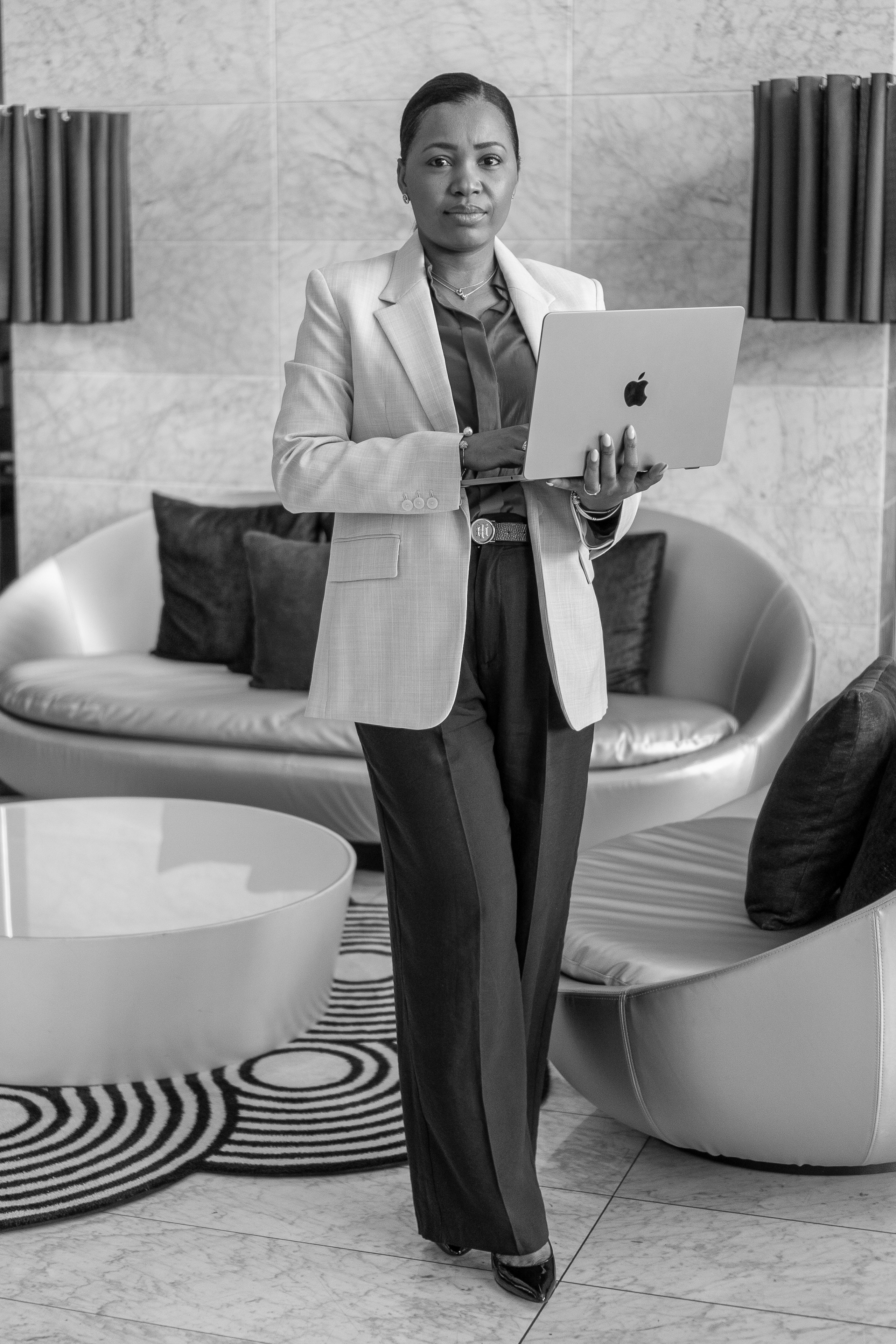 Raquel Ribeiro. Frames by Giovani Braga