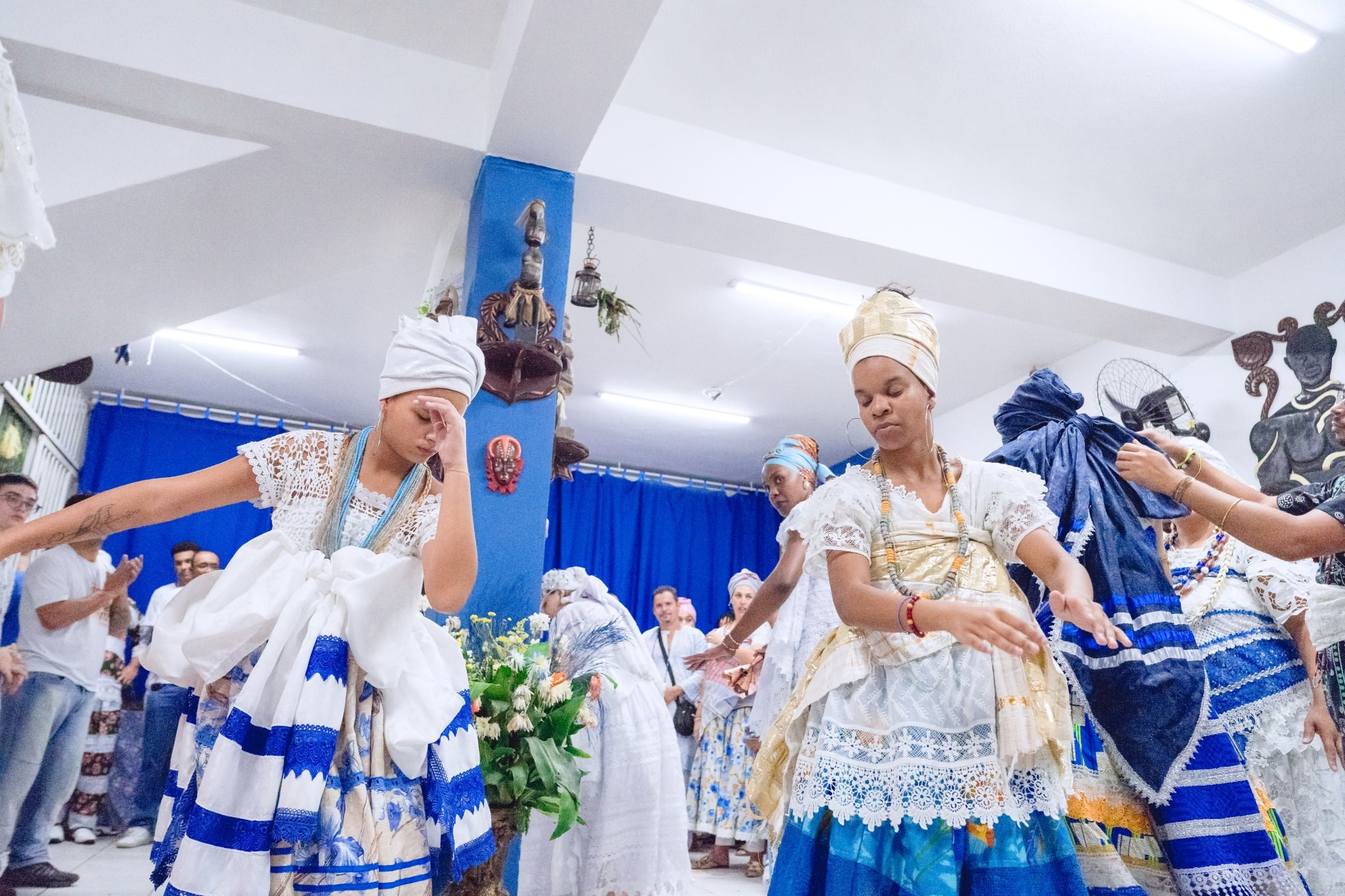 Saída Ìyá Tebeṣé Fernanda e Àjọ̀dún Ògún. Aladá Produções