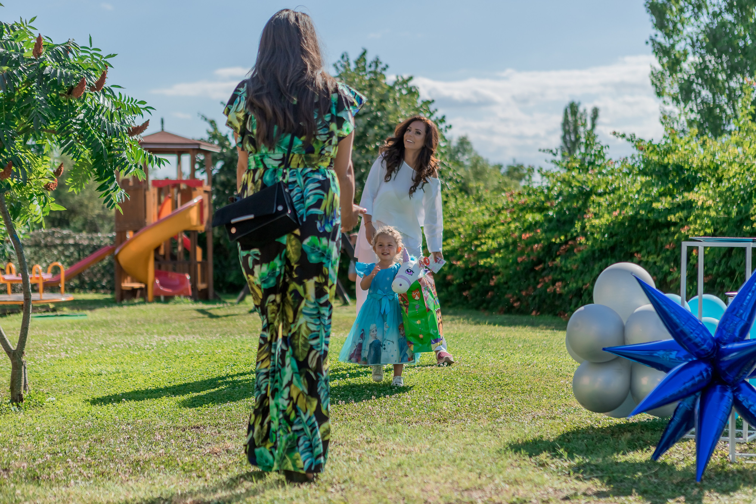 Честит Рожден Ден. Фотограф Ирина Йотова