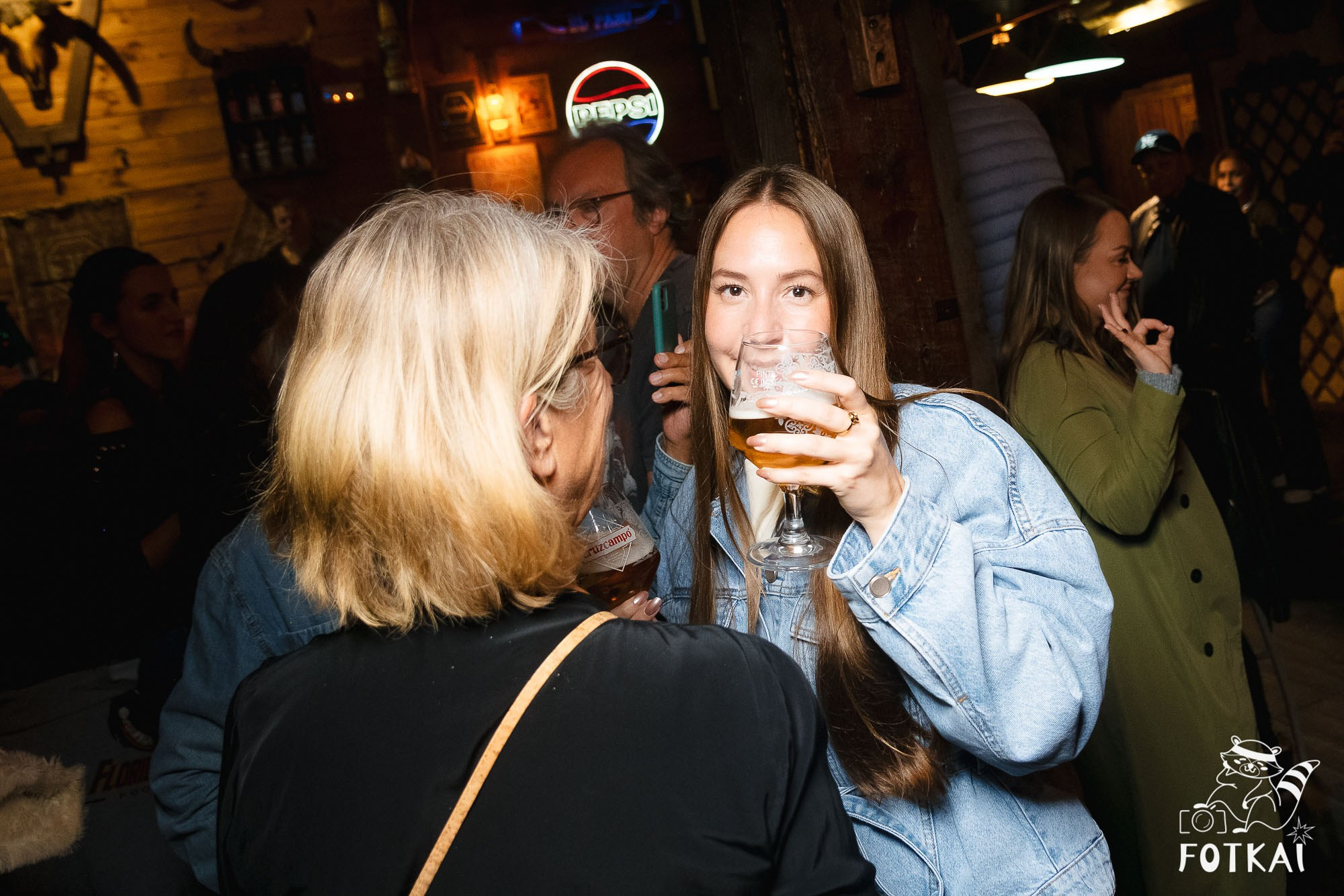 Amy Winehouse Tribute at El Paso Bar (March 28) — Live Concert Photo Report | FOTKAI