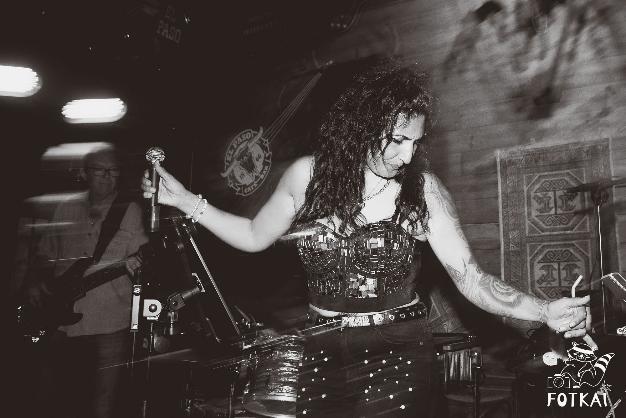 Tributo a Amy Winehouse en El Paso Bar (2 de mayo de 2026) – Fotos, concierto en vivo y ambiente único | FOTKAI