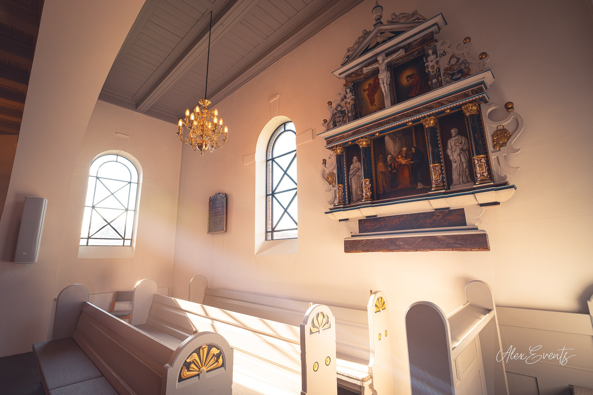 Botez fotografiat in Danemarca la biserica si petrecere | Alex Events. AlexEvents Fotograf / Videograf de evenimente Danemarca DK Horsens, Arhus, Odense, Vejle.Nunta, botez, foto-studio