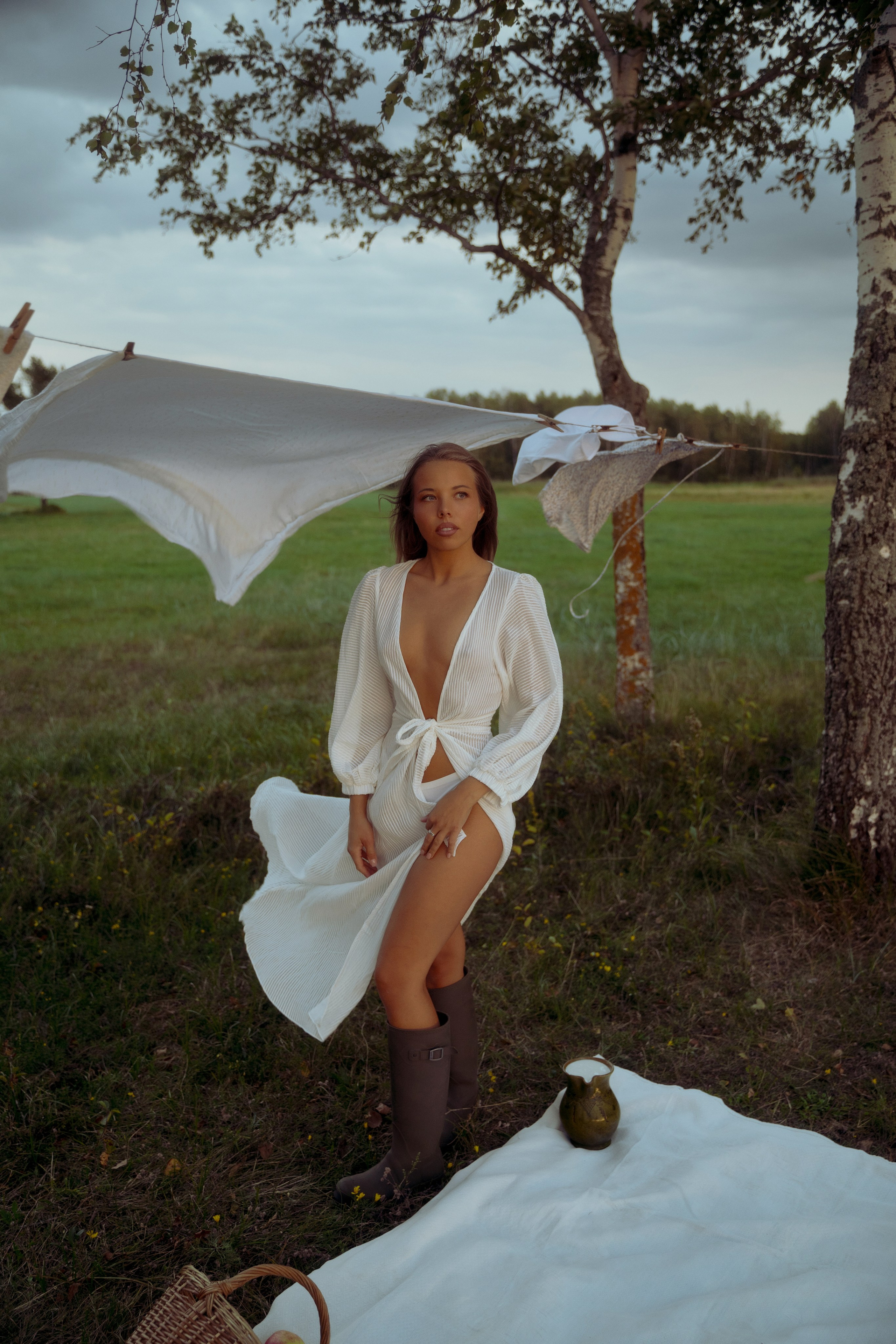 Storm, linen and milk