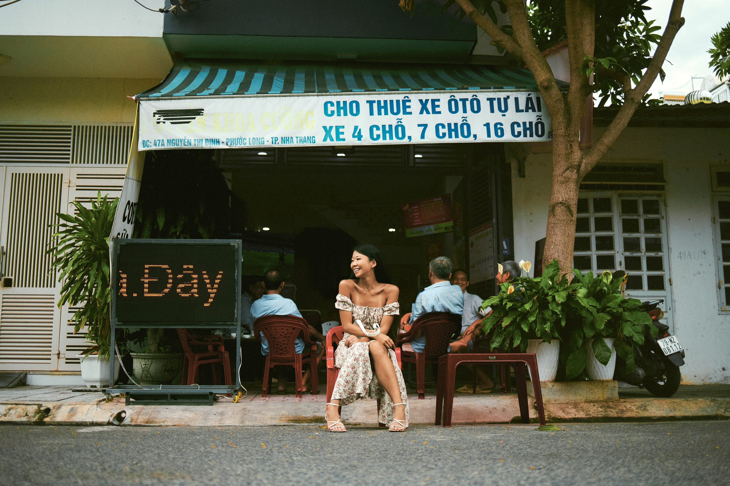Street. Photographer in Nha Trang — Dani Prokopenko