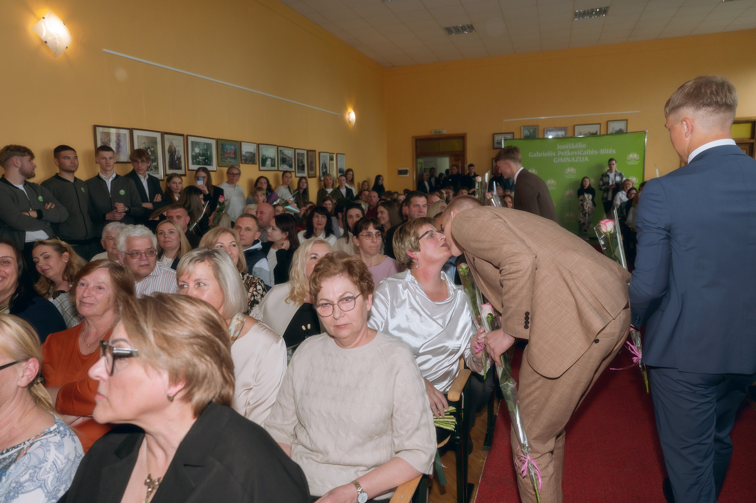 Paskutinis skambutis Joniškėlyje. Vestuvių fotografė Santa Jonuškė | Šiaulių apskritis, Panevėžio apskritis ir visa Lietuva
