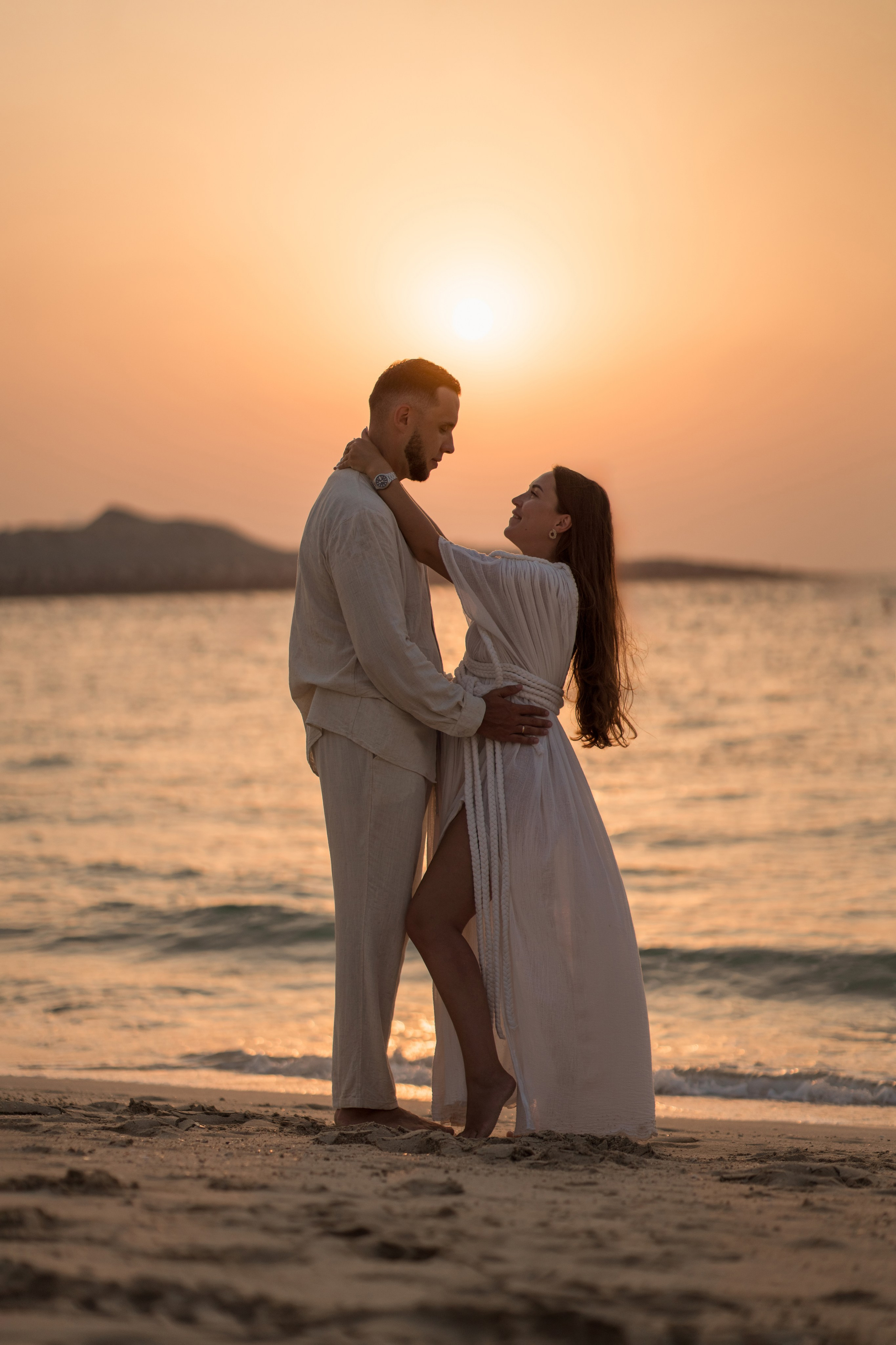 Golden hour, growing love. Angela Iakovleva — Family Photographer in Dubai