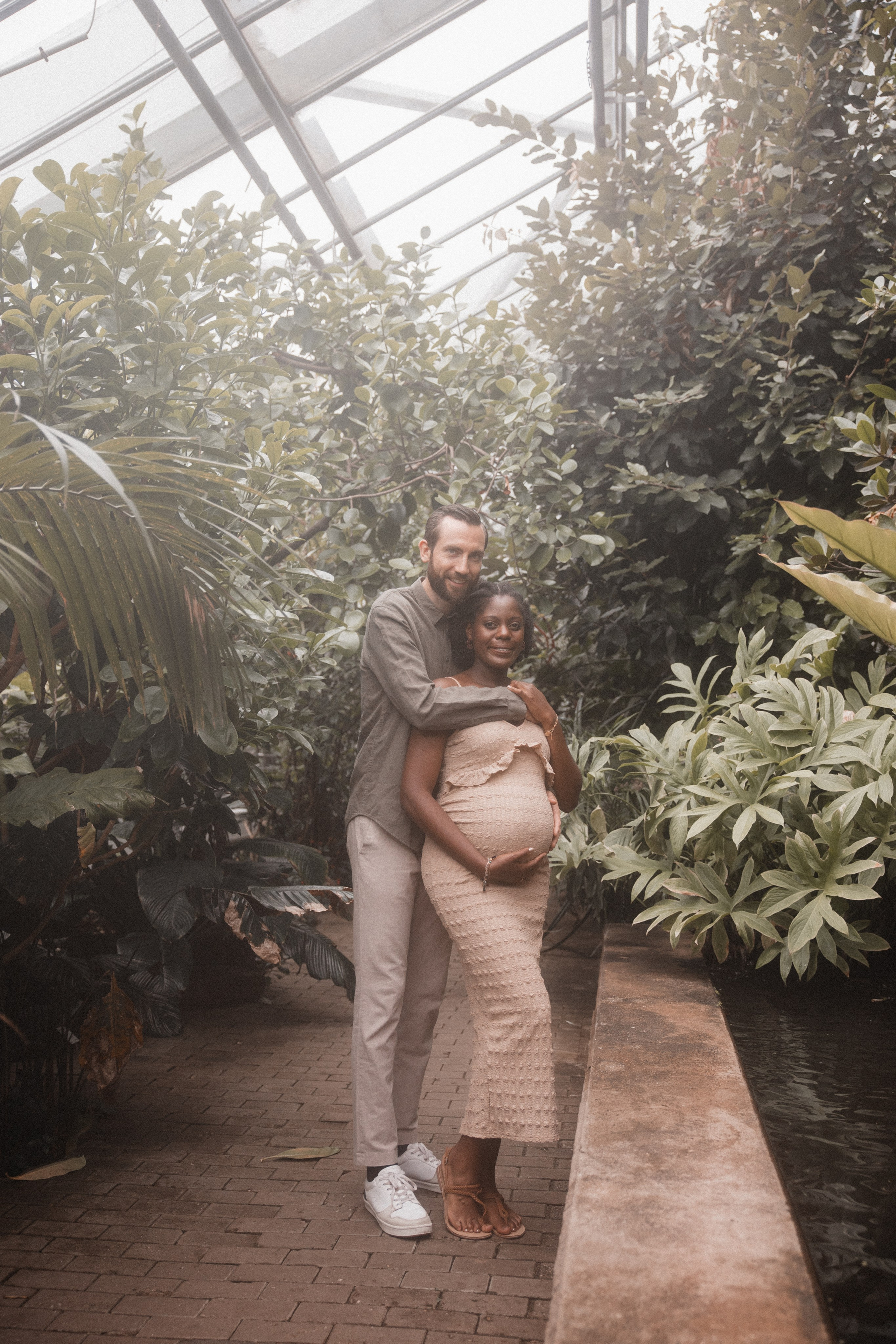 Babybauch Shooting im Botanischen Garten Bochum | Reiche Fotografie. Hochzeitsfotografin Bochum | Halyna Reiche Fotografie NRW