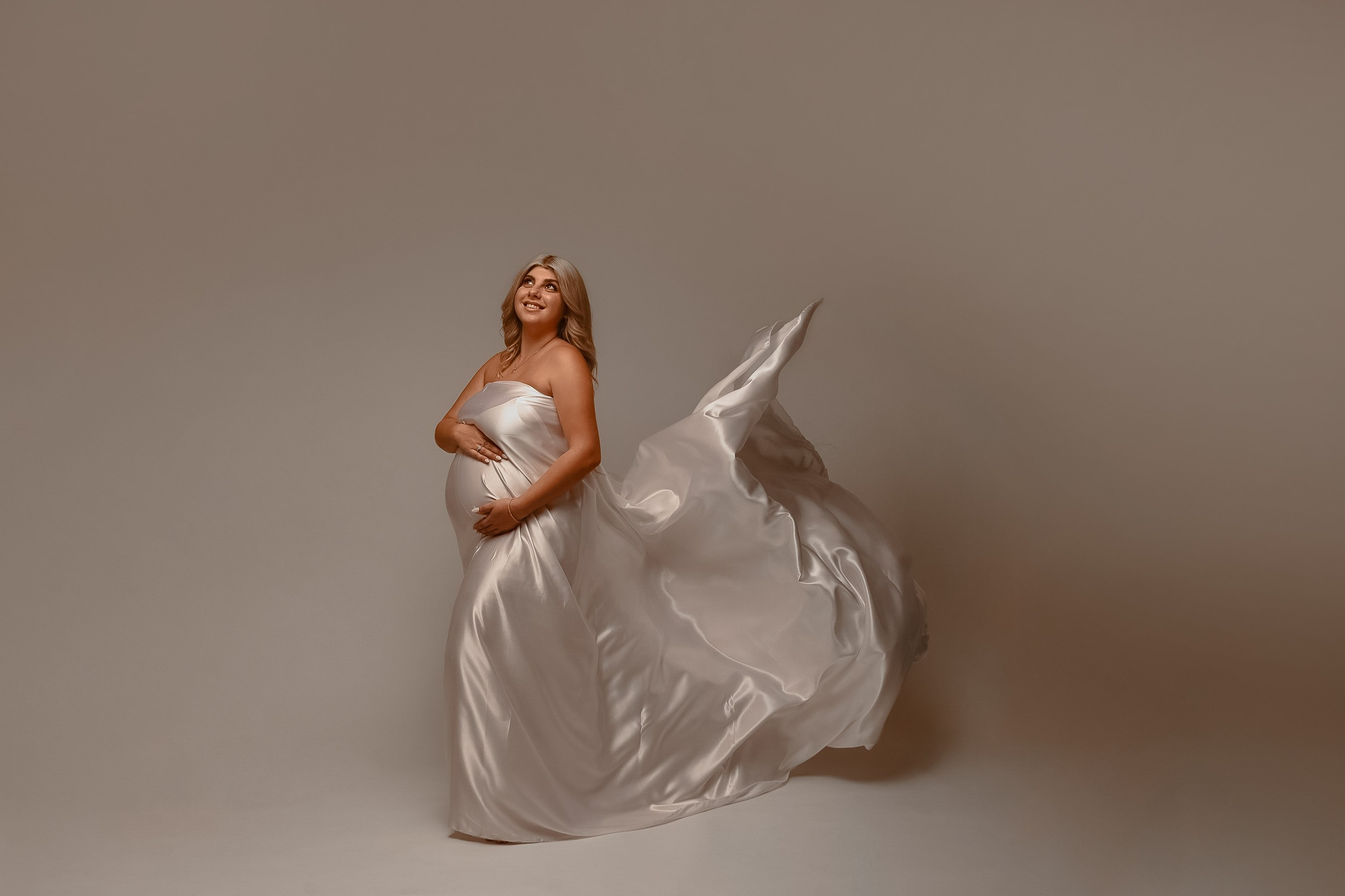 Επαγγελματική φωτογράφιση εγκυμοσύνης στη Ρόδο. Φωτογράφος νεογέννητων στη Ρόδο. Φωτογράφιση εγκυμοσύνης