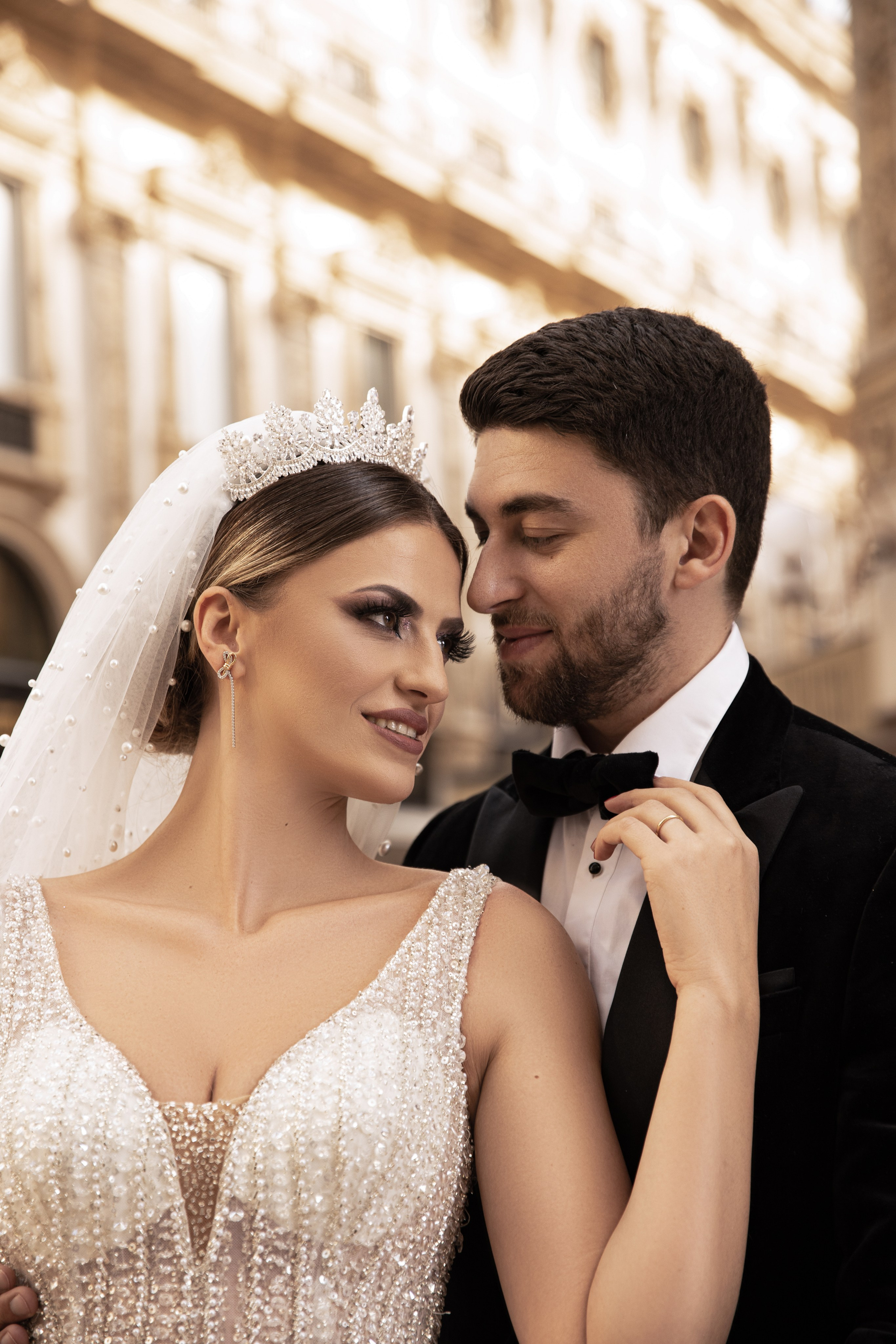 WEDDING. Photo and video production. Editing & retouching services. Training